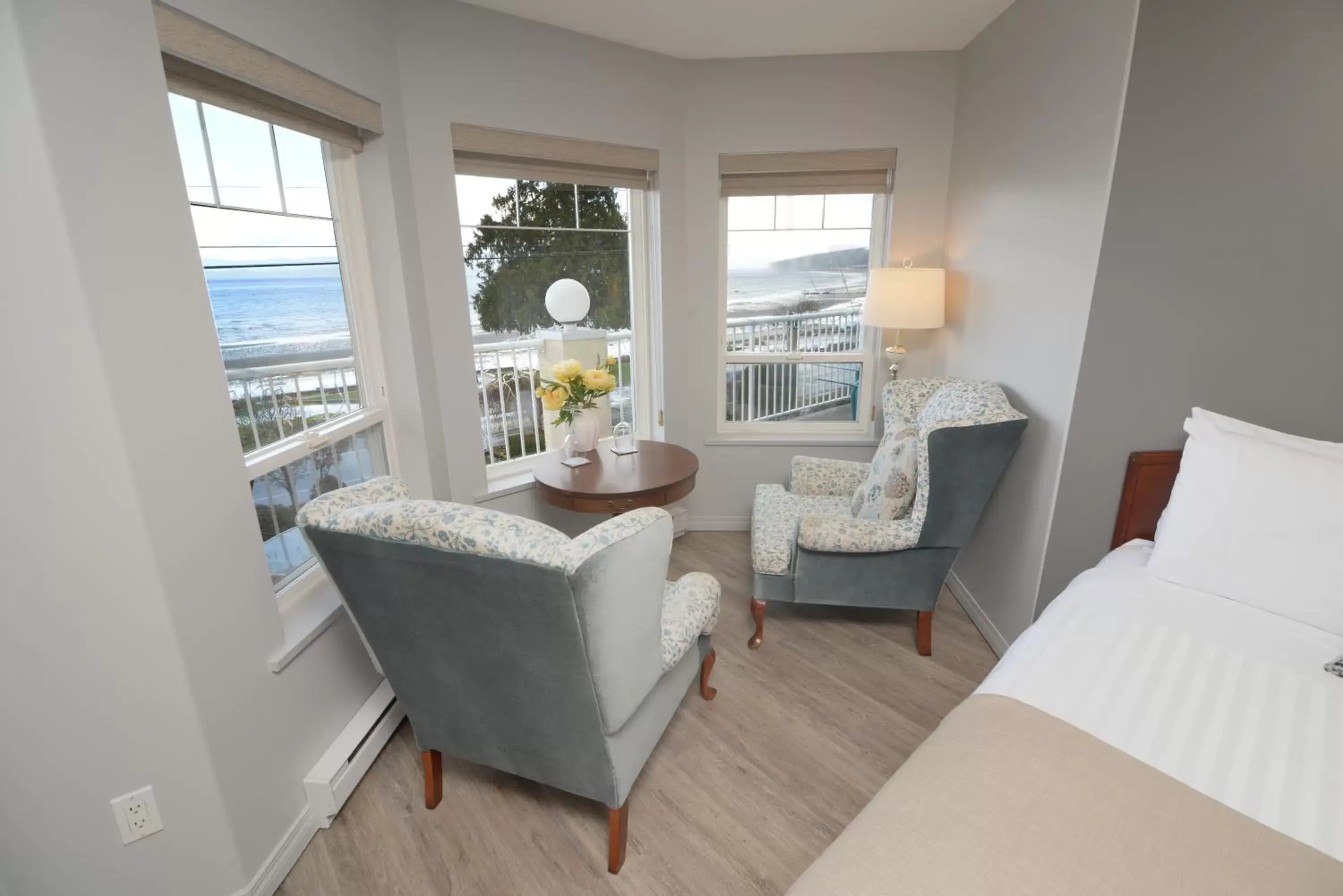 Queen Room with Two Queen Beds and Ocean View in Casa Grande Inn Queen Room with Two Queen Beds and Ocean View in Casa Grande Inn