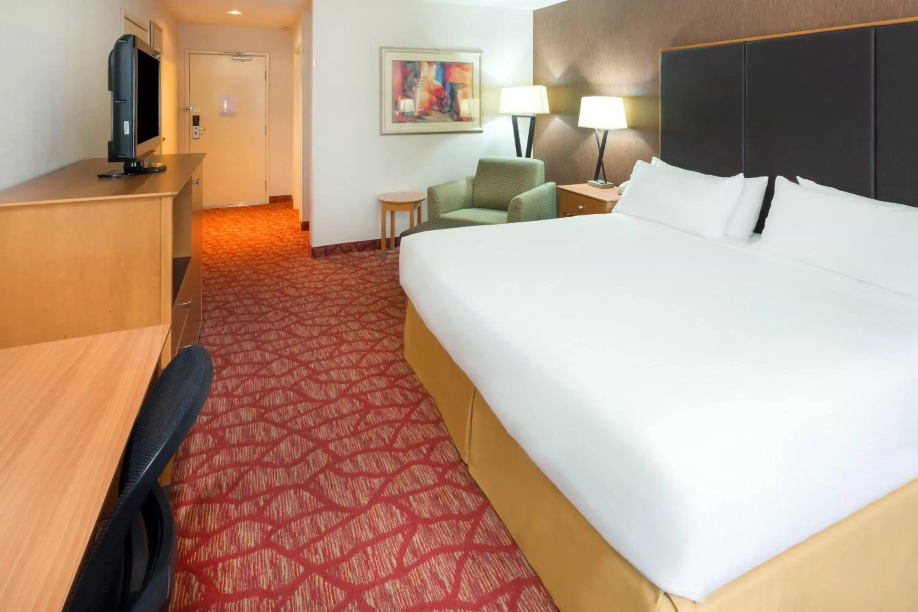 King Room - Mobility Access/Hearing Accessible in Holiday Inn Express Grants Pass by IHG King Room - Mobility Access/Hearing Accessible in Holiday Inn Express Grants Pass by IHG