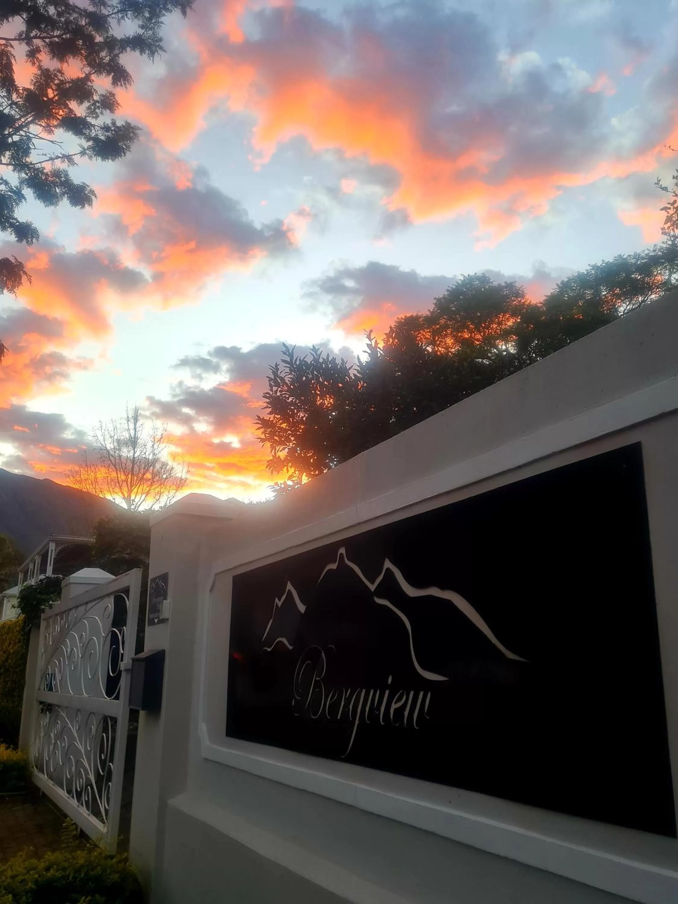 Sunrise in Bergview Guesthouse Swellendam