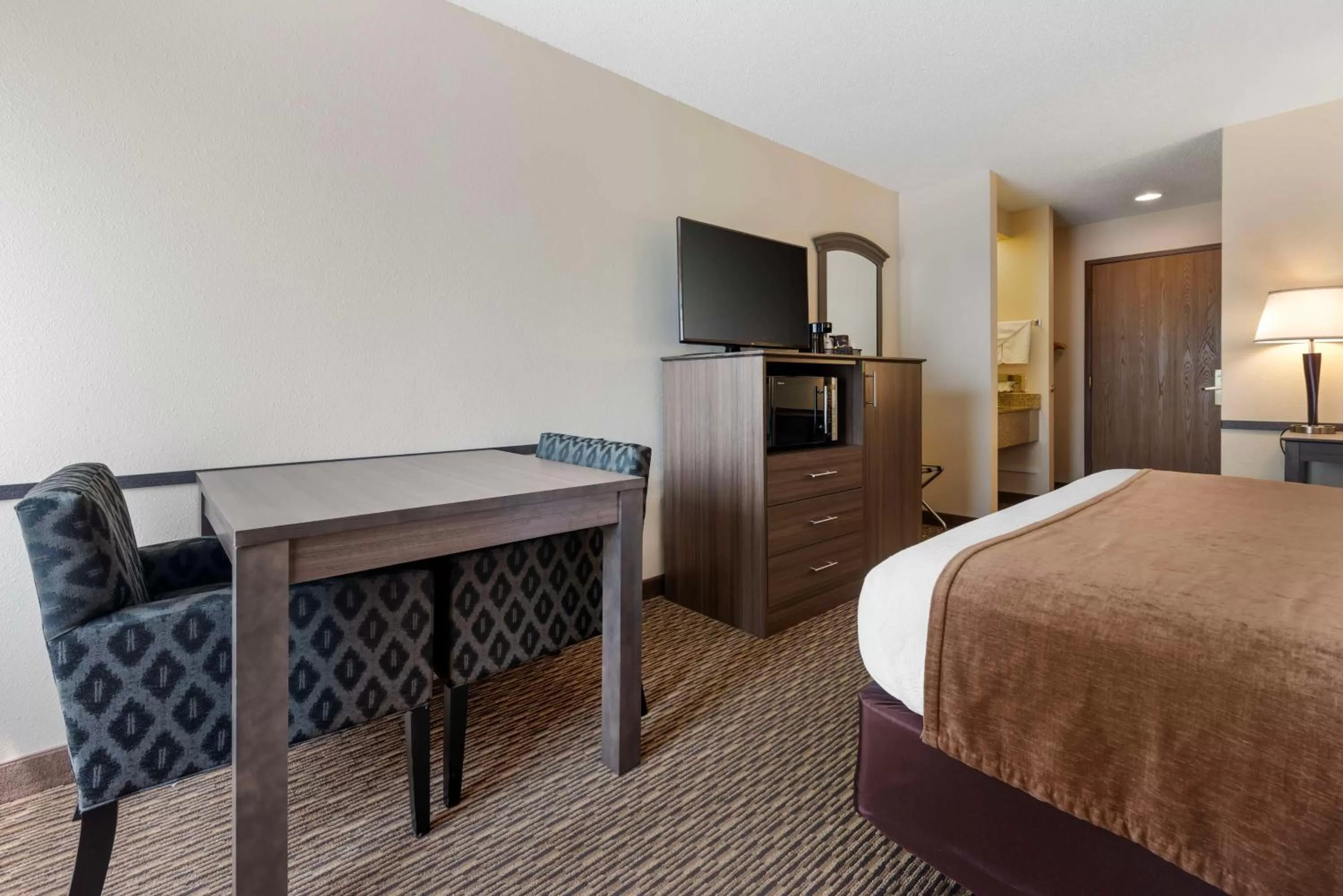 Bedroom, Bed in Best Western Spooner Riverplace