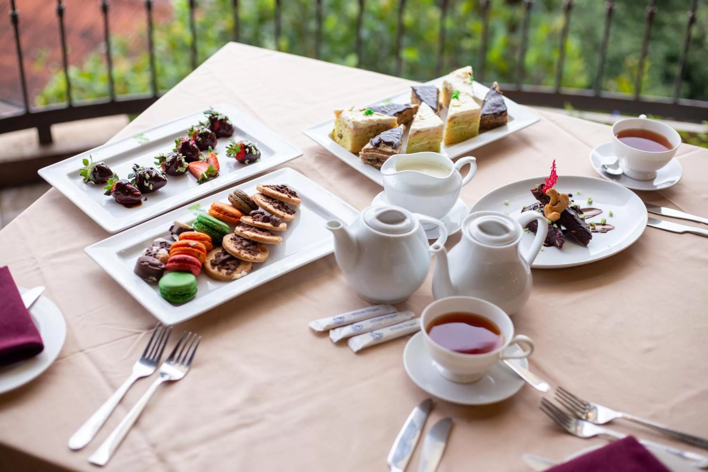 Food and drinks in Piumara Residence