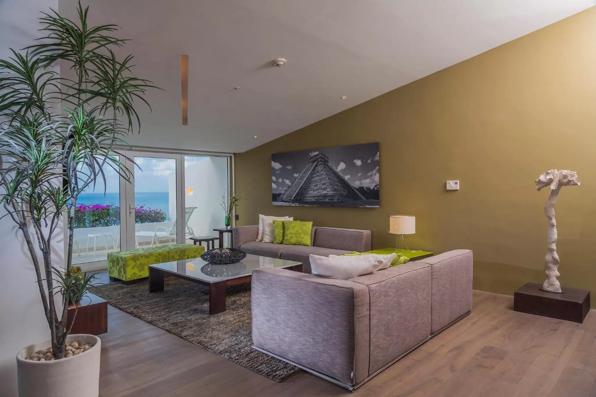 Bedroom in Presidente InterContinental Cancun Resort