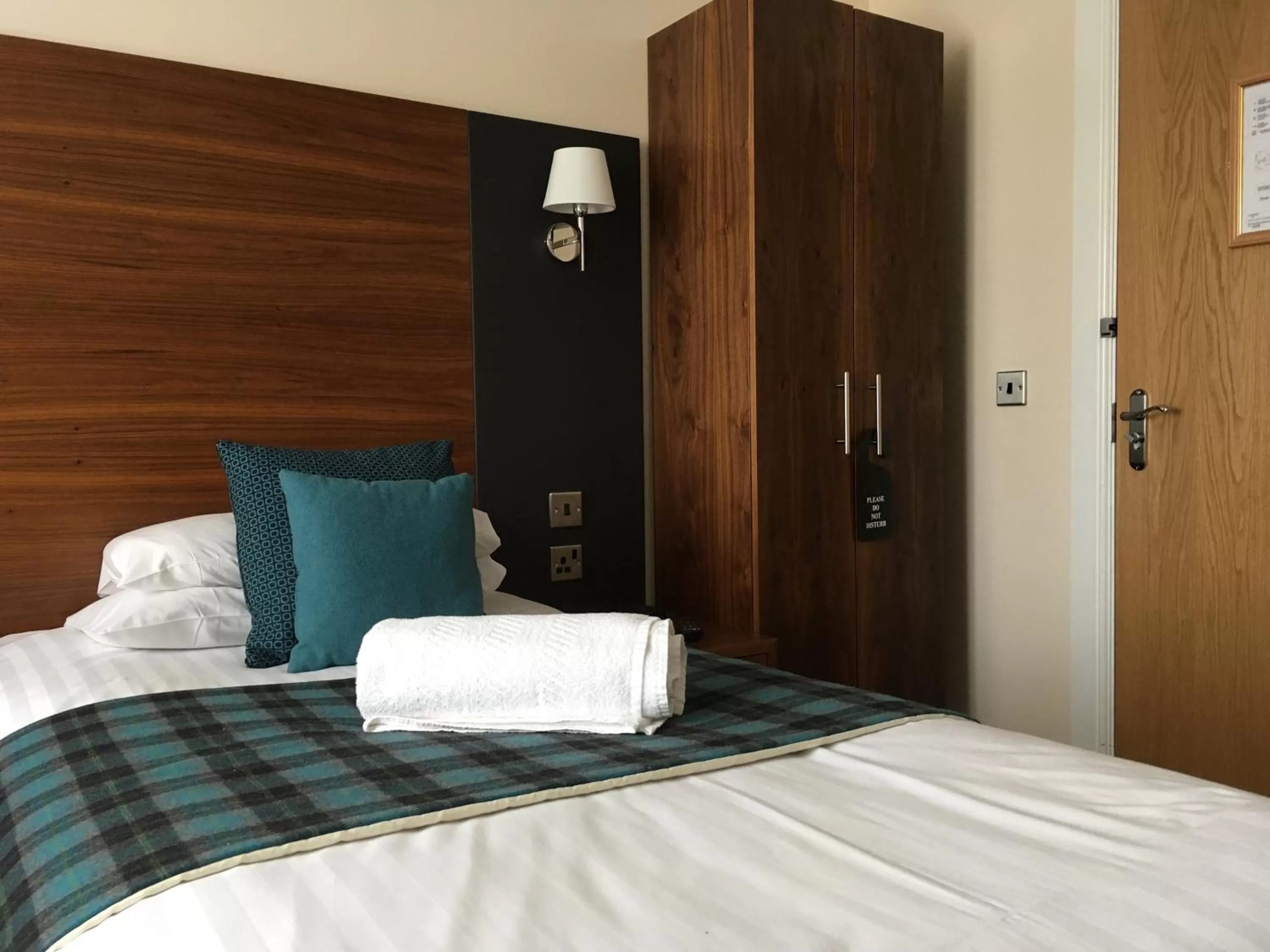 Shower, Bed in The Winnock Hotel