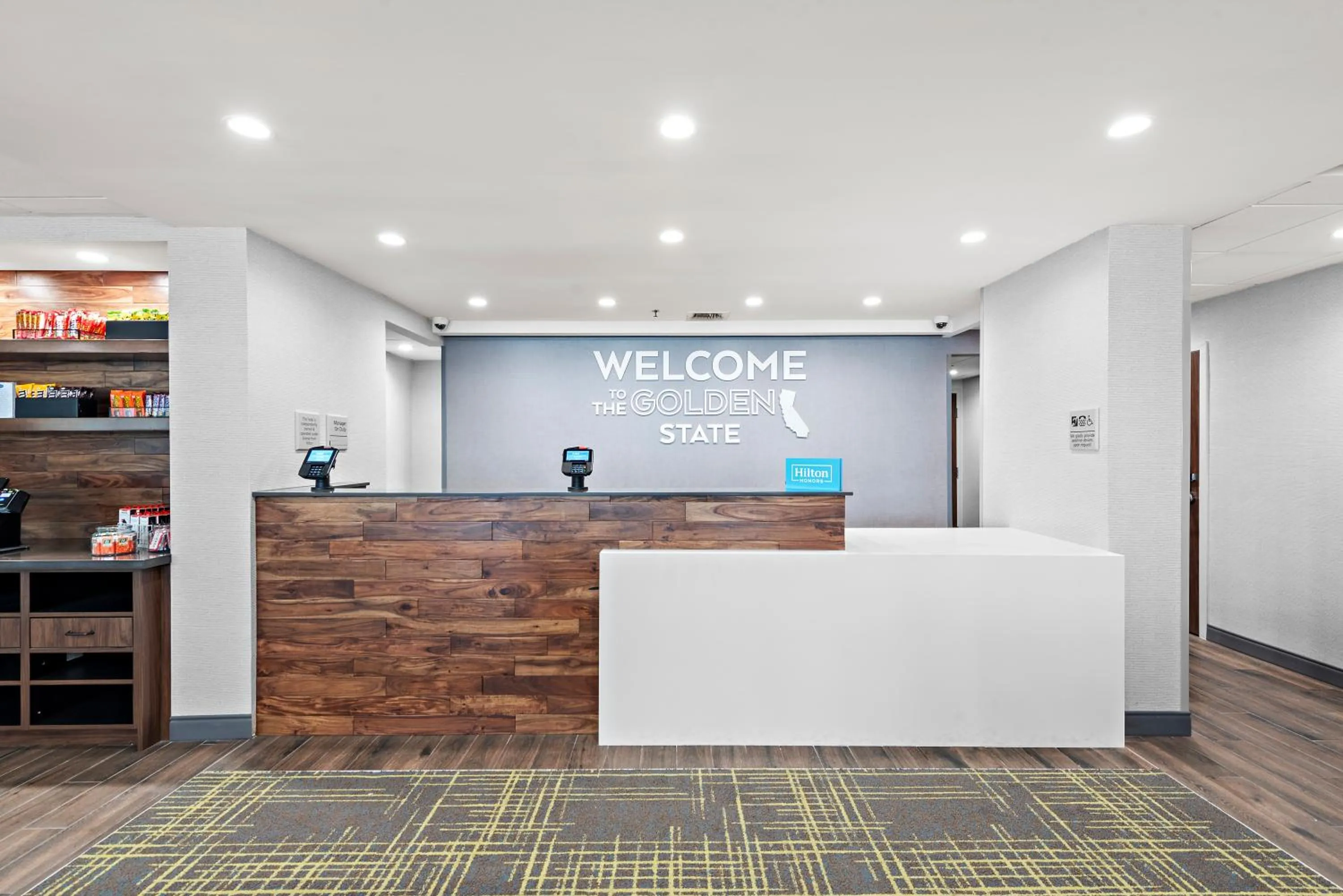 Lobby or reception in Hampton Inn Los Angeles Airport
