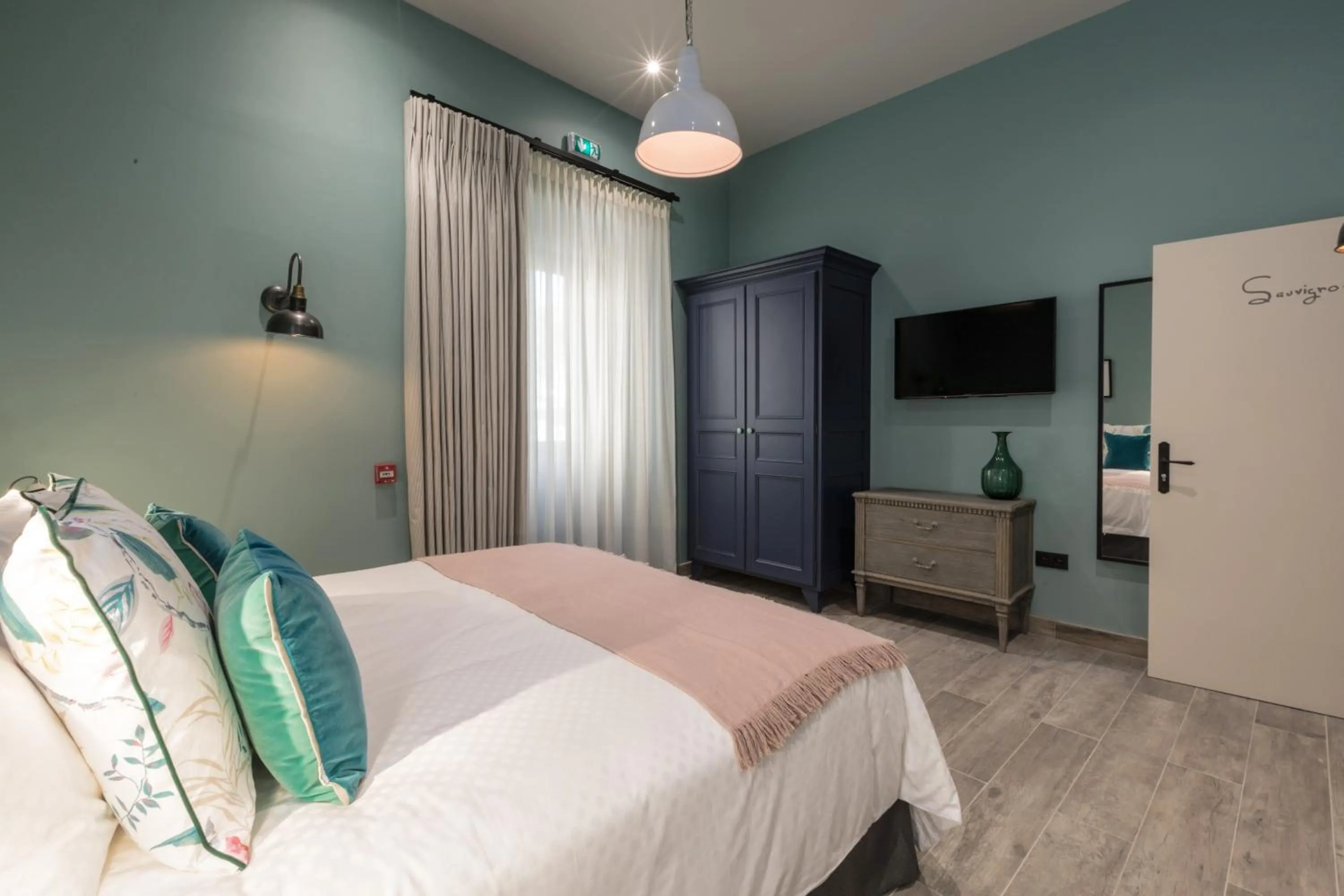 Photo of the whole room, Bed in Mas du Brulat