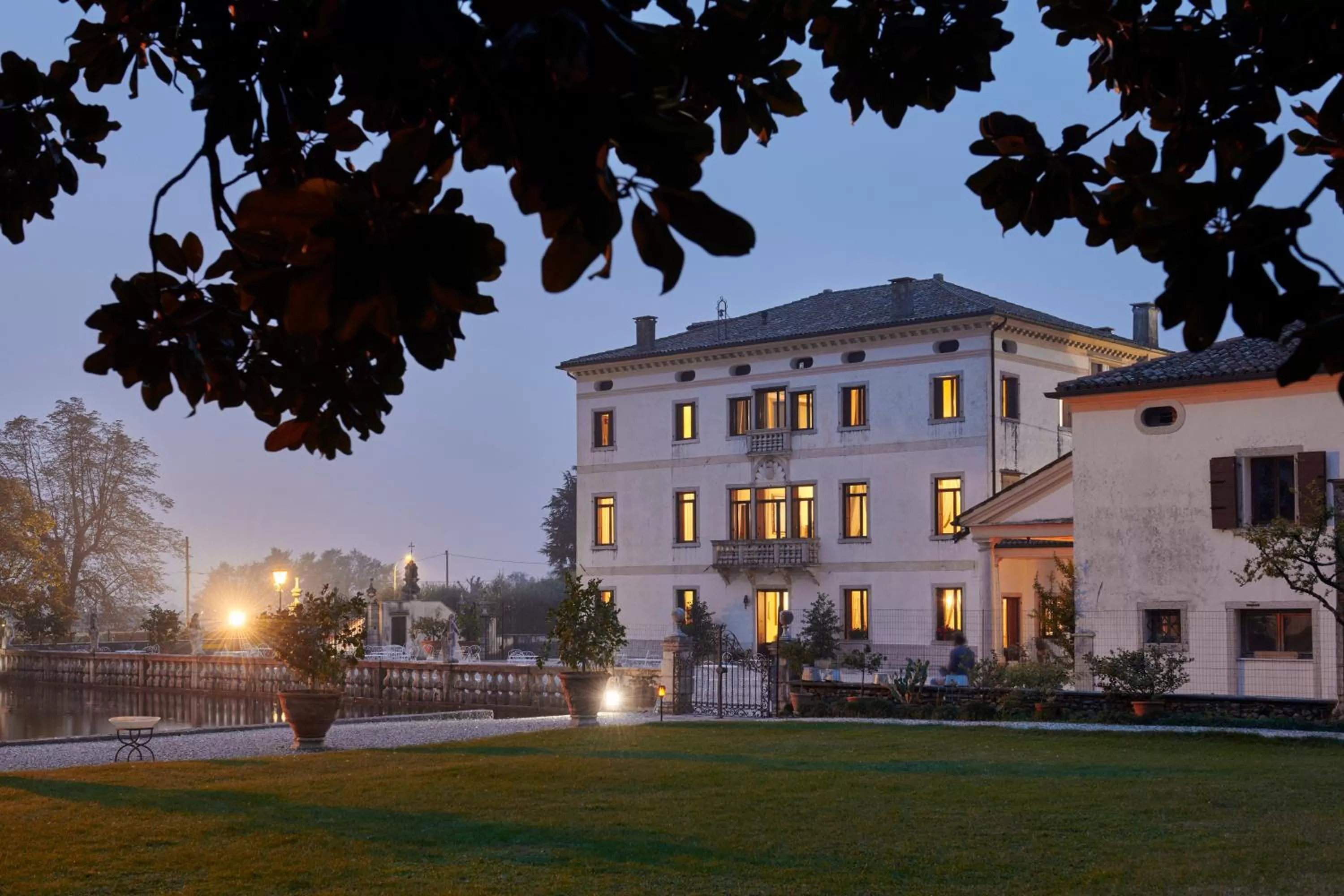 Property Building in Villa Stecchini