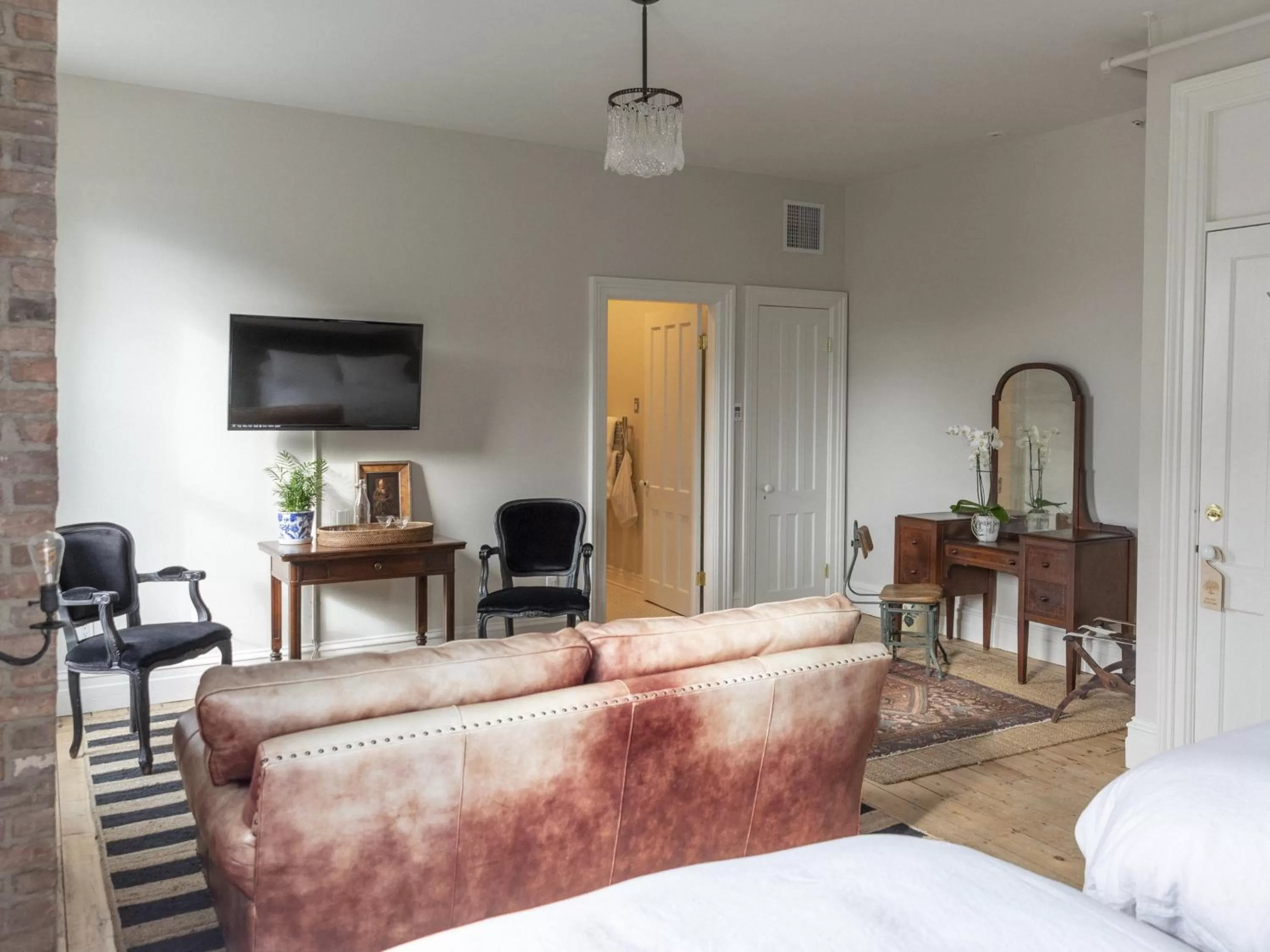 Bedroom in Stewart House Hotel