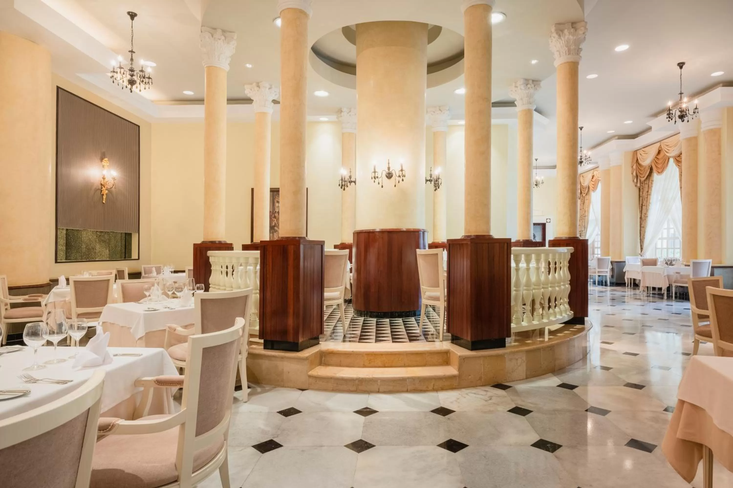 Restaurant/places to eat in Iberostar Grand Rose Hall