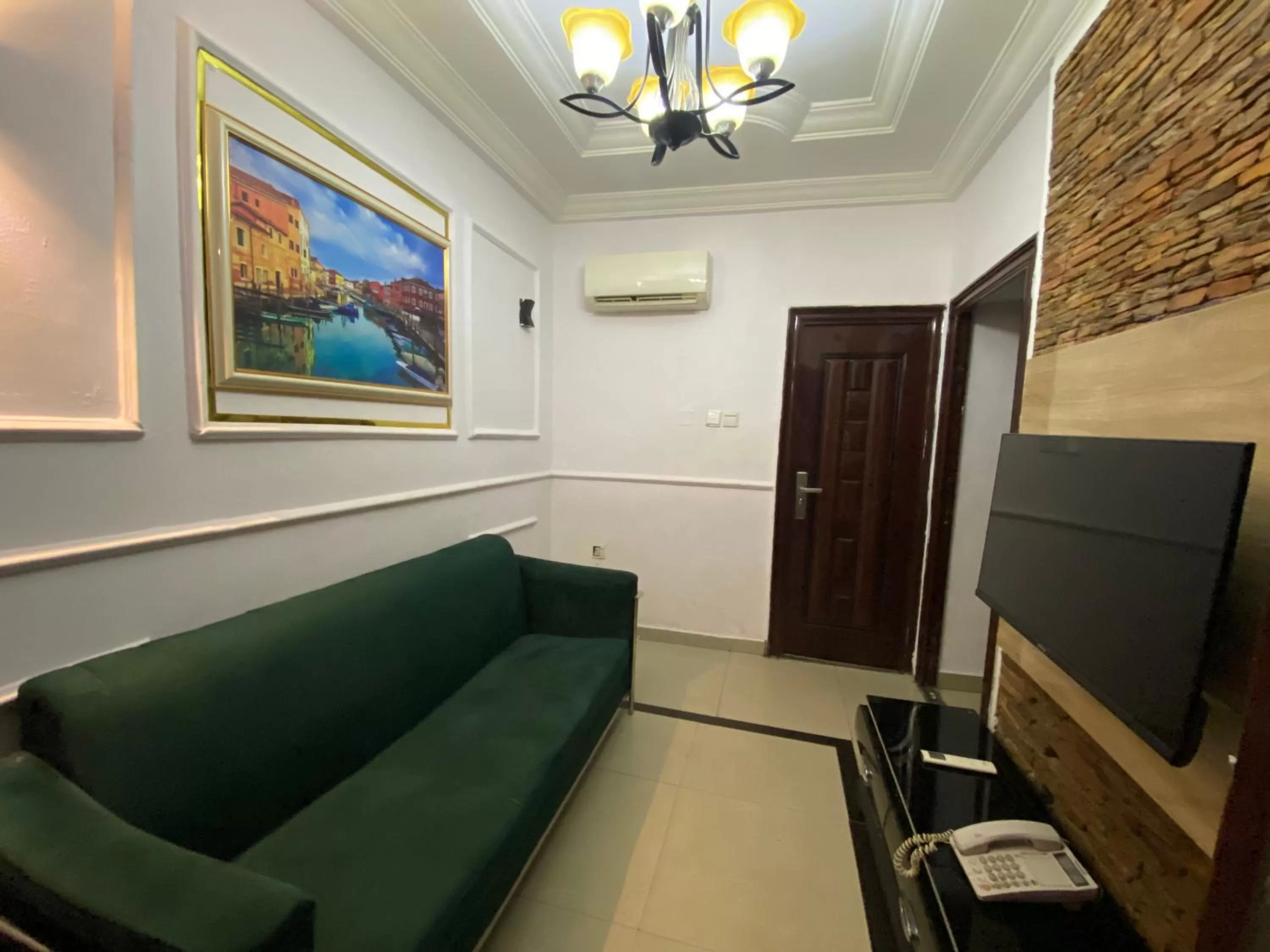 TV and multimedia, Seating Area in Palazzo Apartments