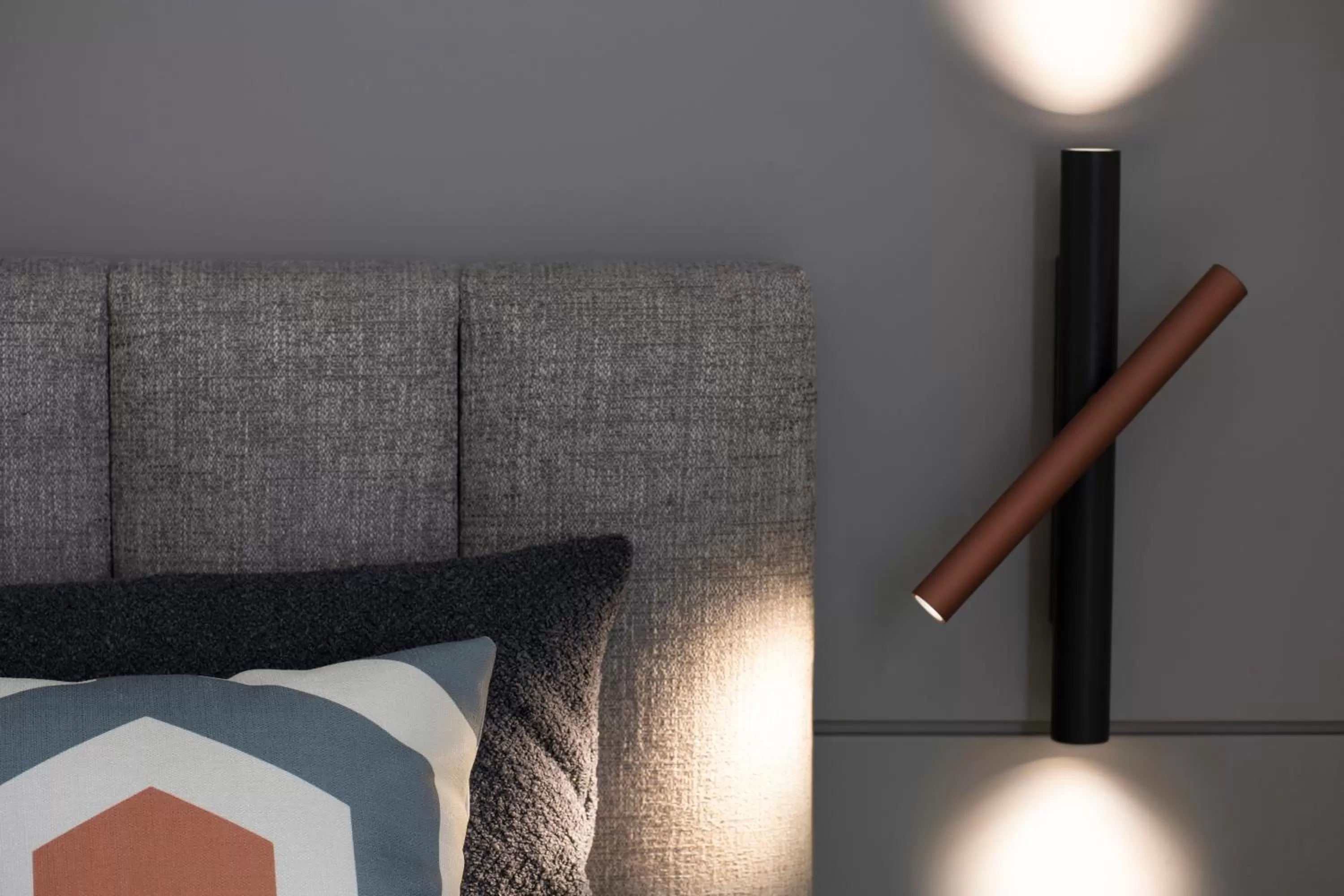 Decorative detail, Bed in Hotel Plaza e de Russie - Relais & Châteaux