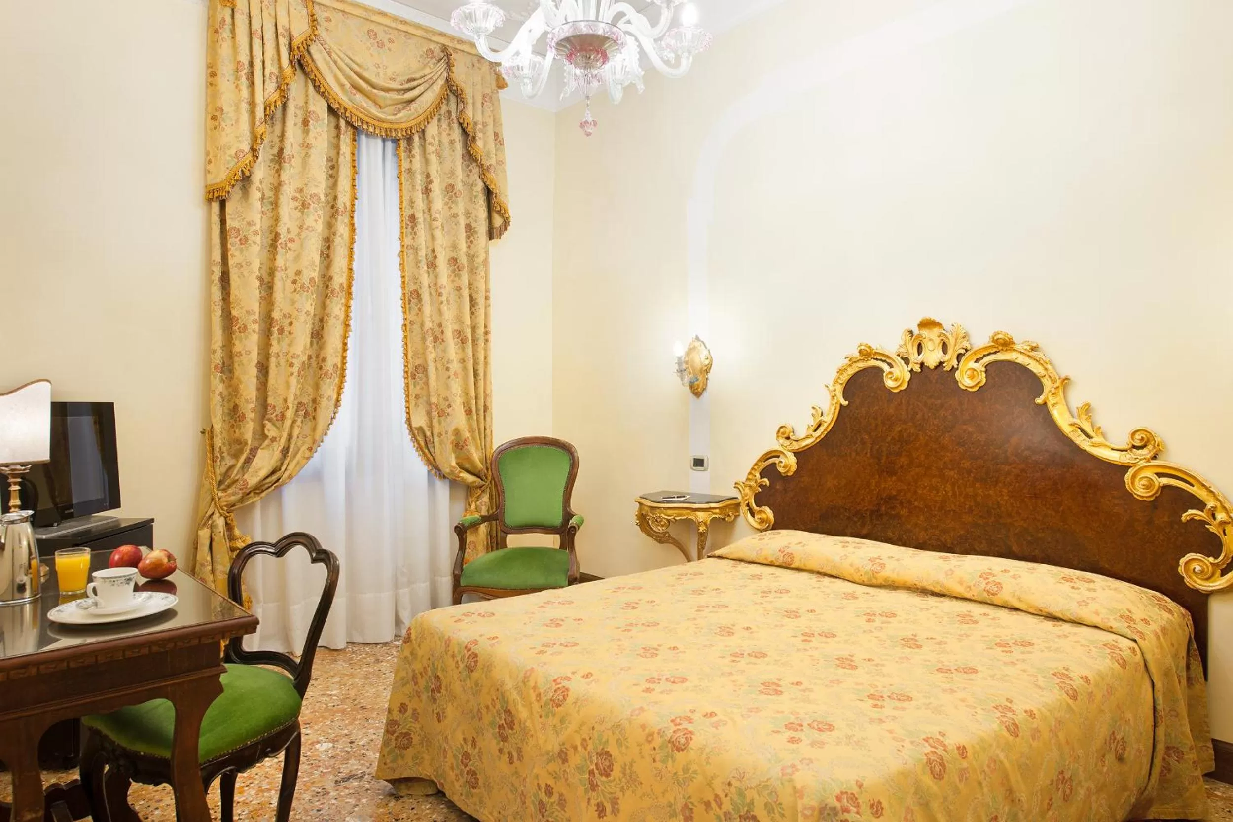 Bed in Residenza d'Epoca San Cassiano