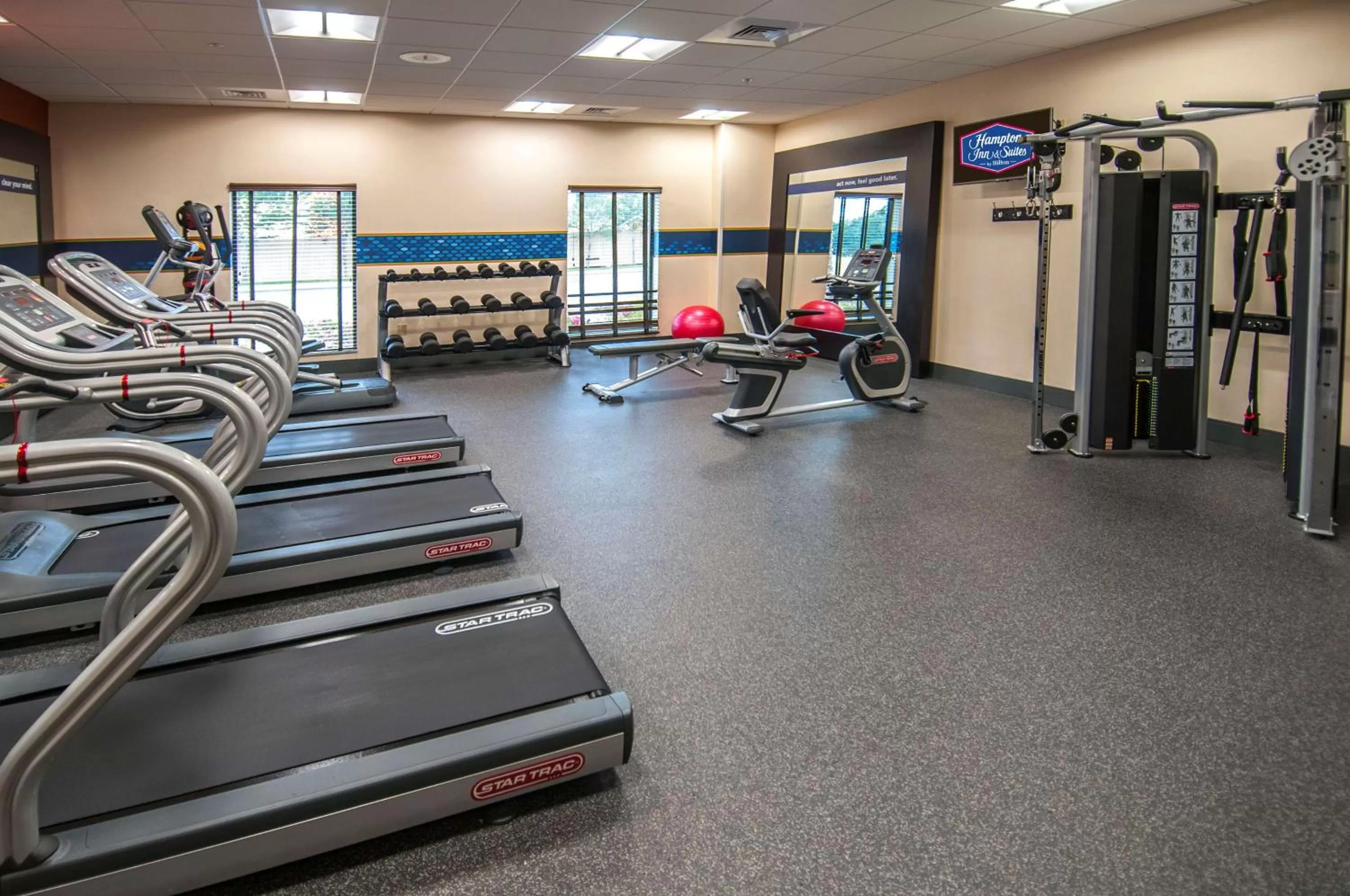 Fitness centre/facilities in Hampton Inn & Suites Pensacola/I-10 Pine Forest Road
