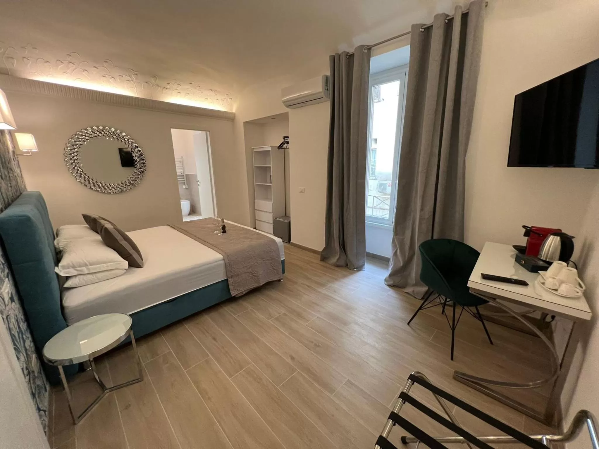 Bed in Relais Roma Vaticano - METRO station Ottaviano