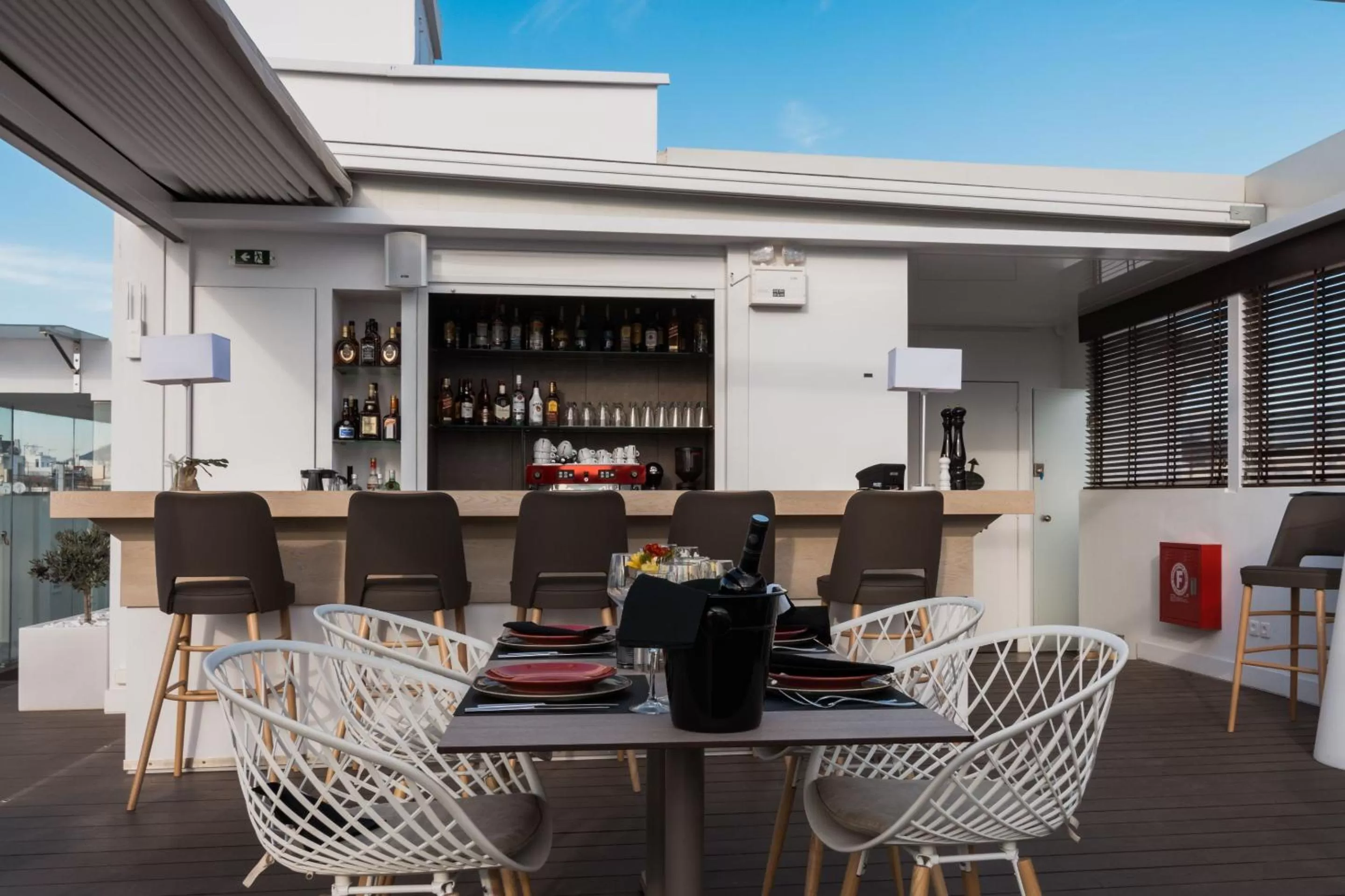 Patio in Acropolis Select