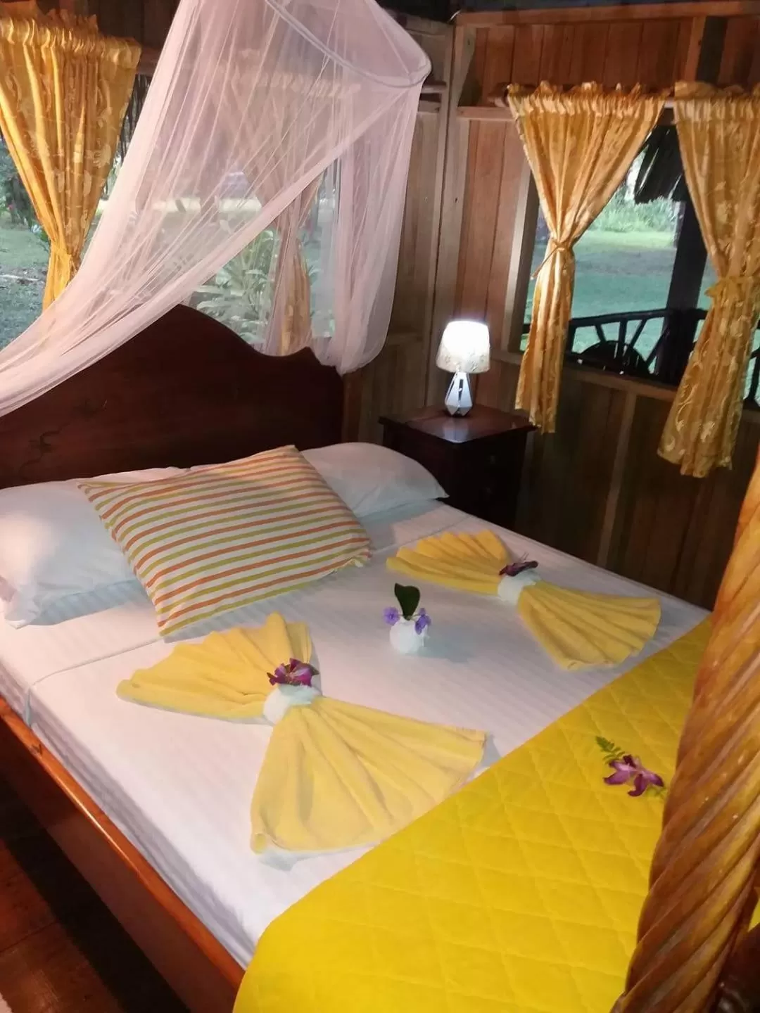 Bed in Sun Creek Lodge