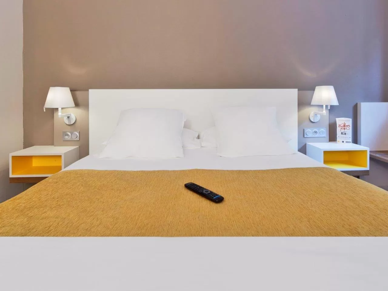 Bedroom, Bed in Kyriad Prestige Pau – Palais des Sports
