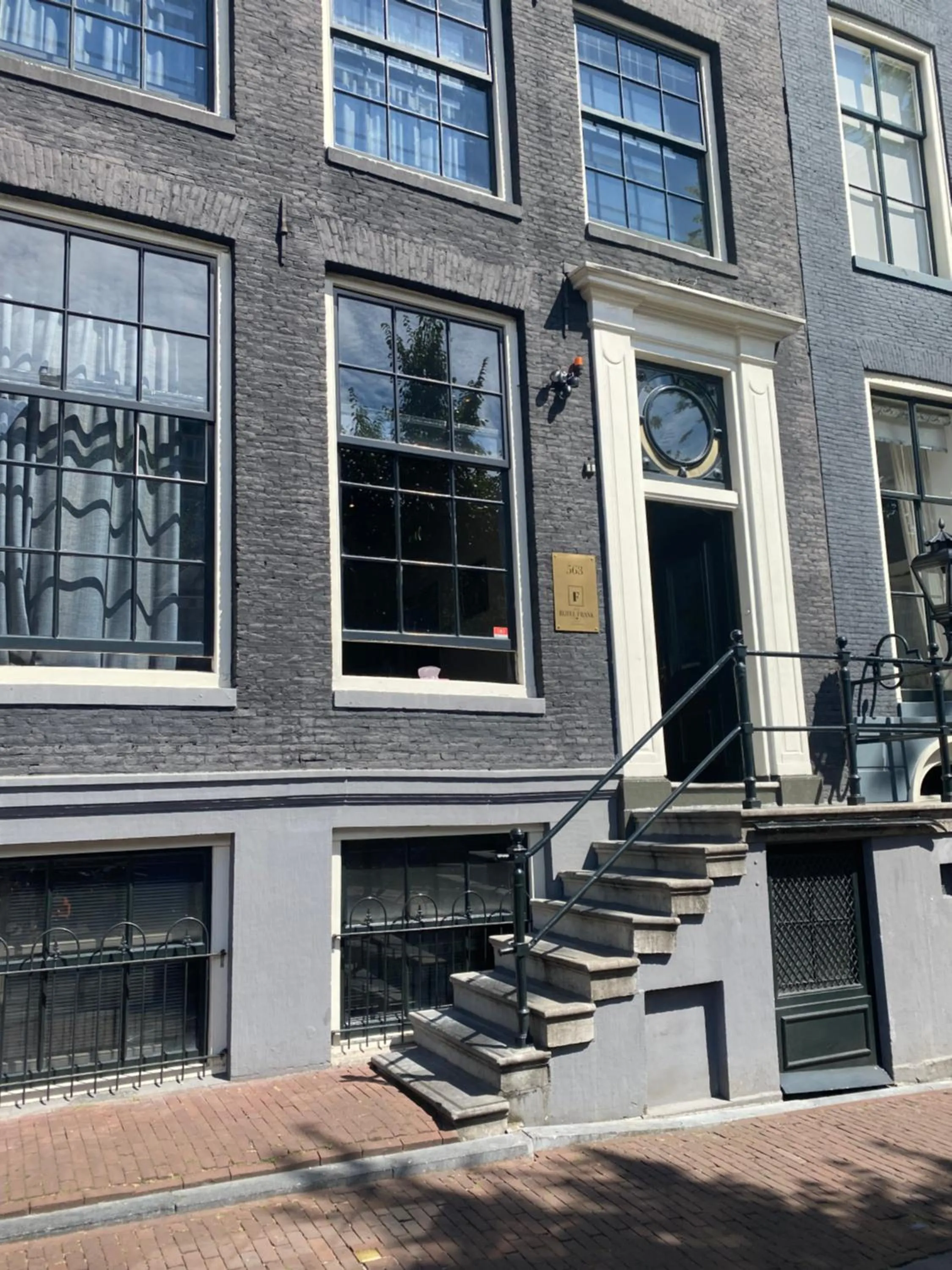 Property building in Hotel Frank since 1666