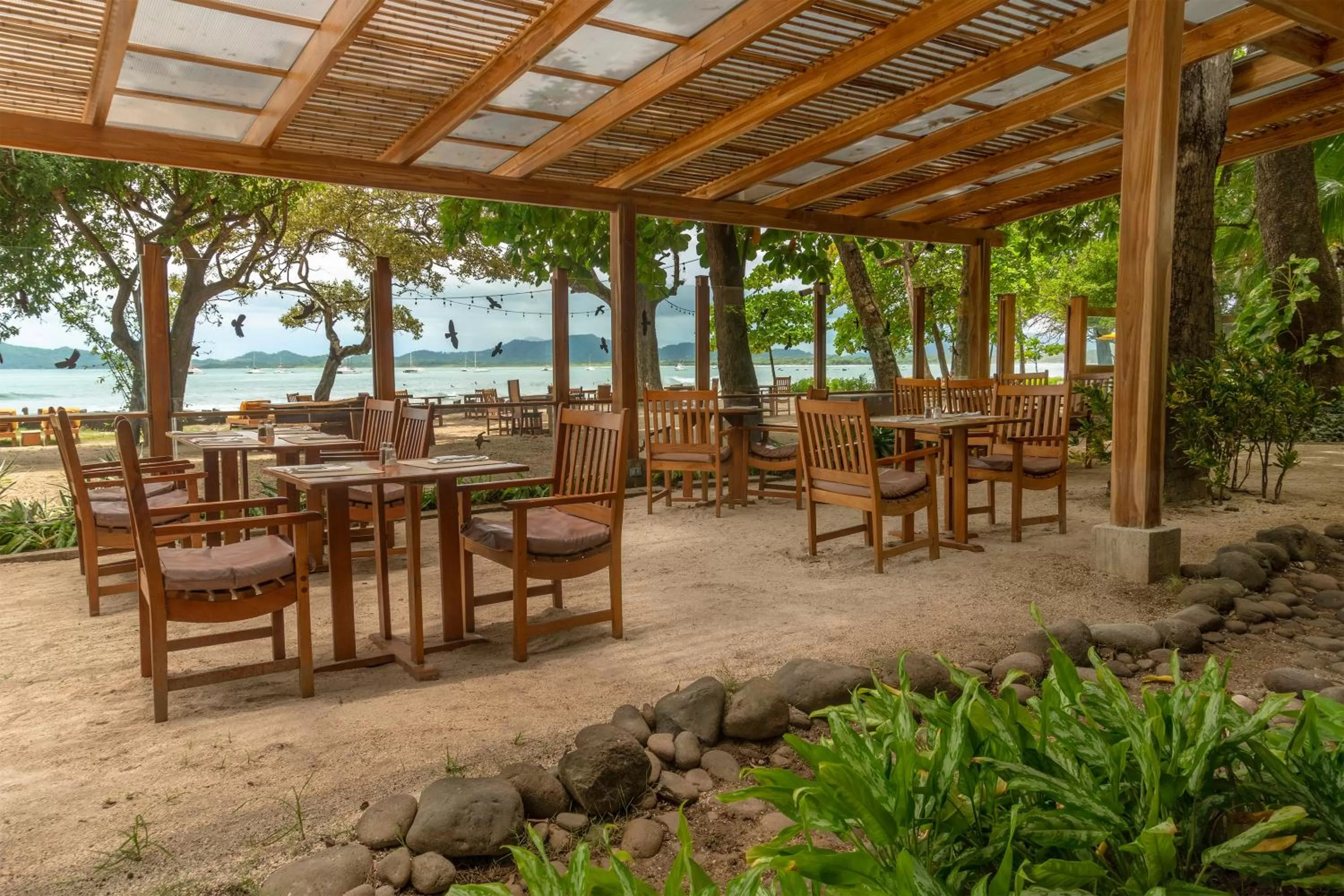 Restaurant/places to eat in Capitán Suizo Beachfront Boutique Hotel