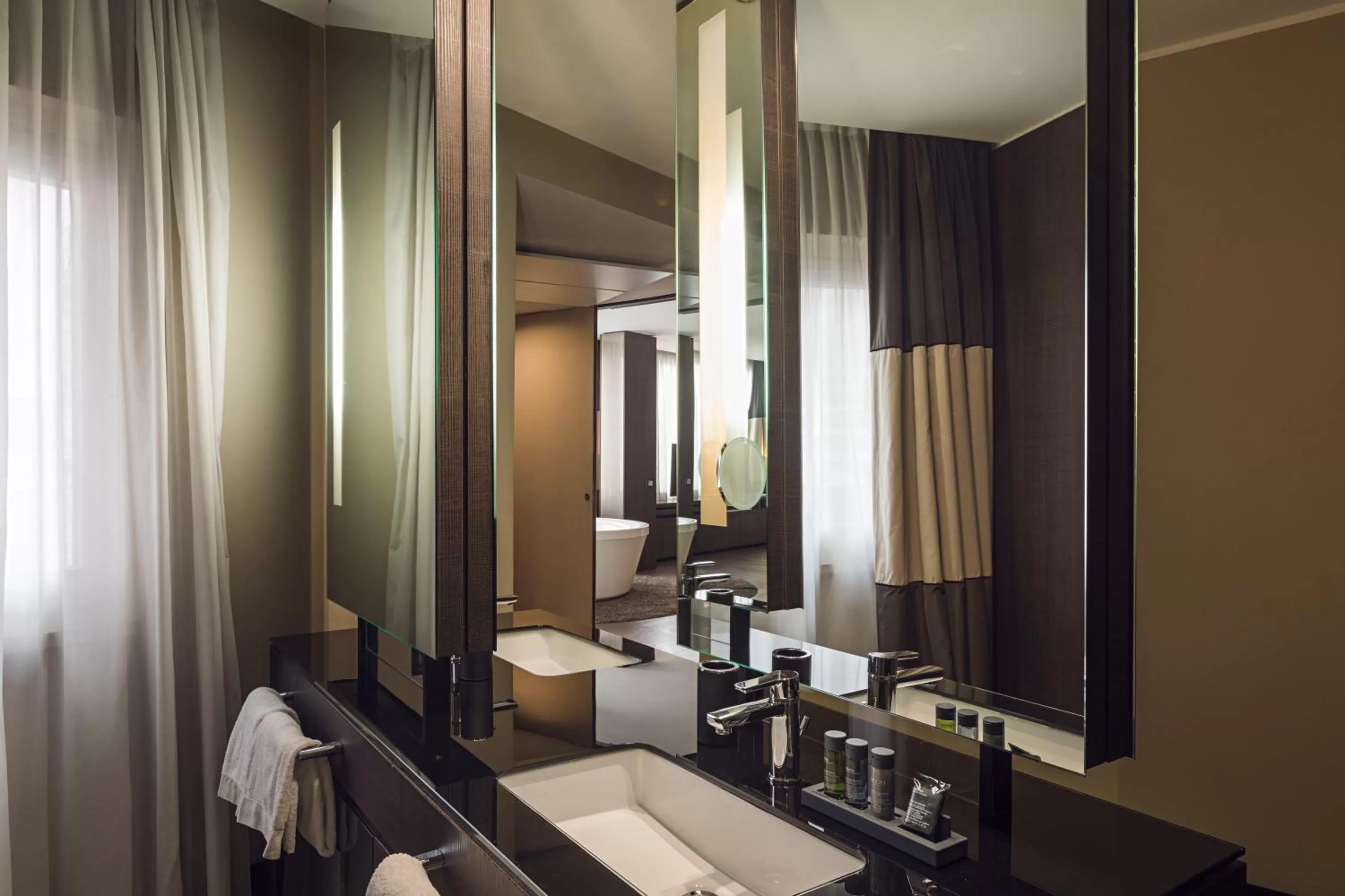 Bathroom in Rome Life Hotel