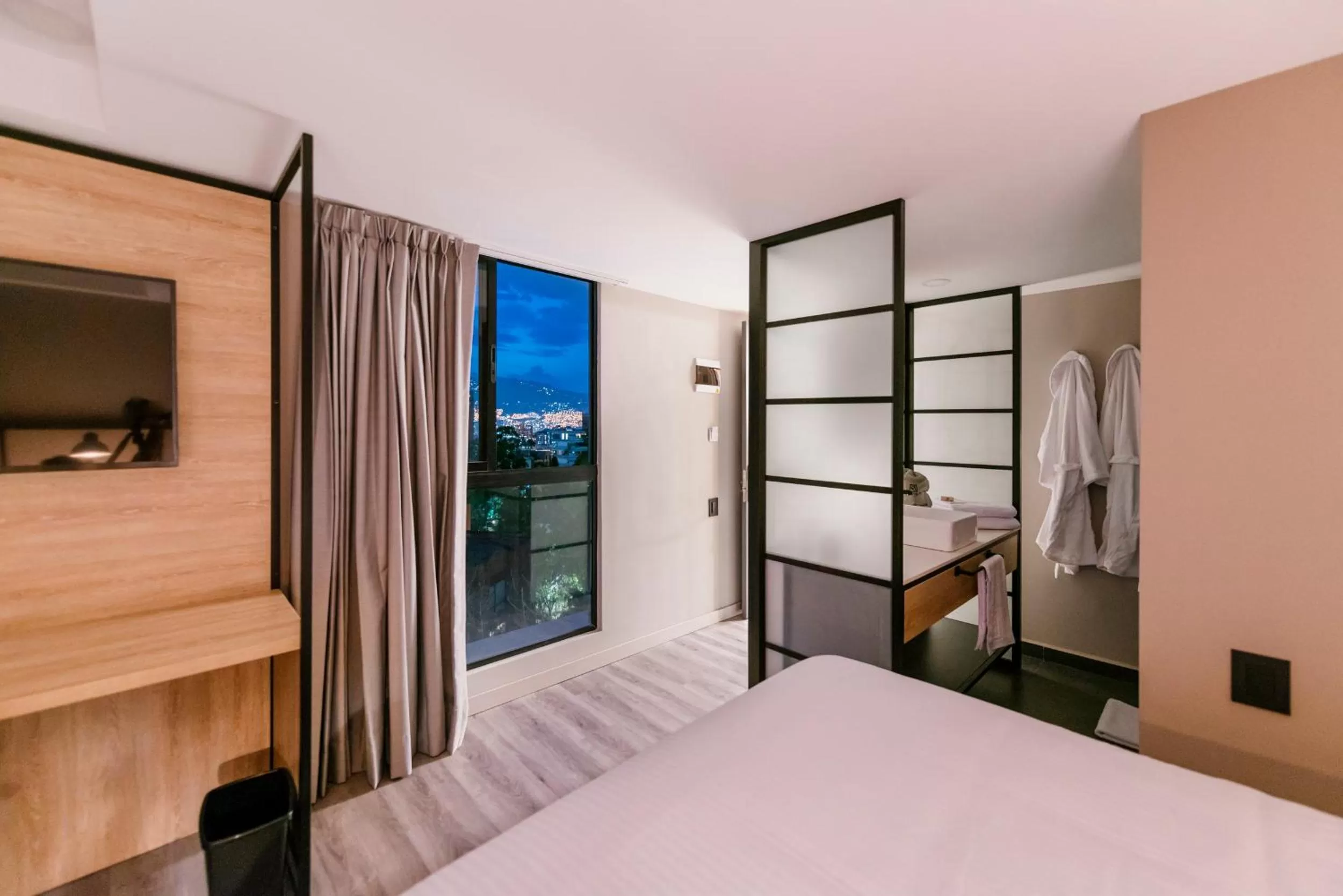 Photo of the whole room, Bed in Lettera Hotel