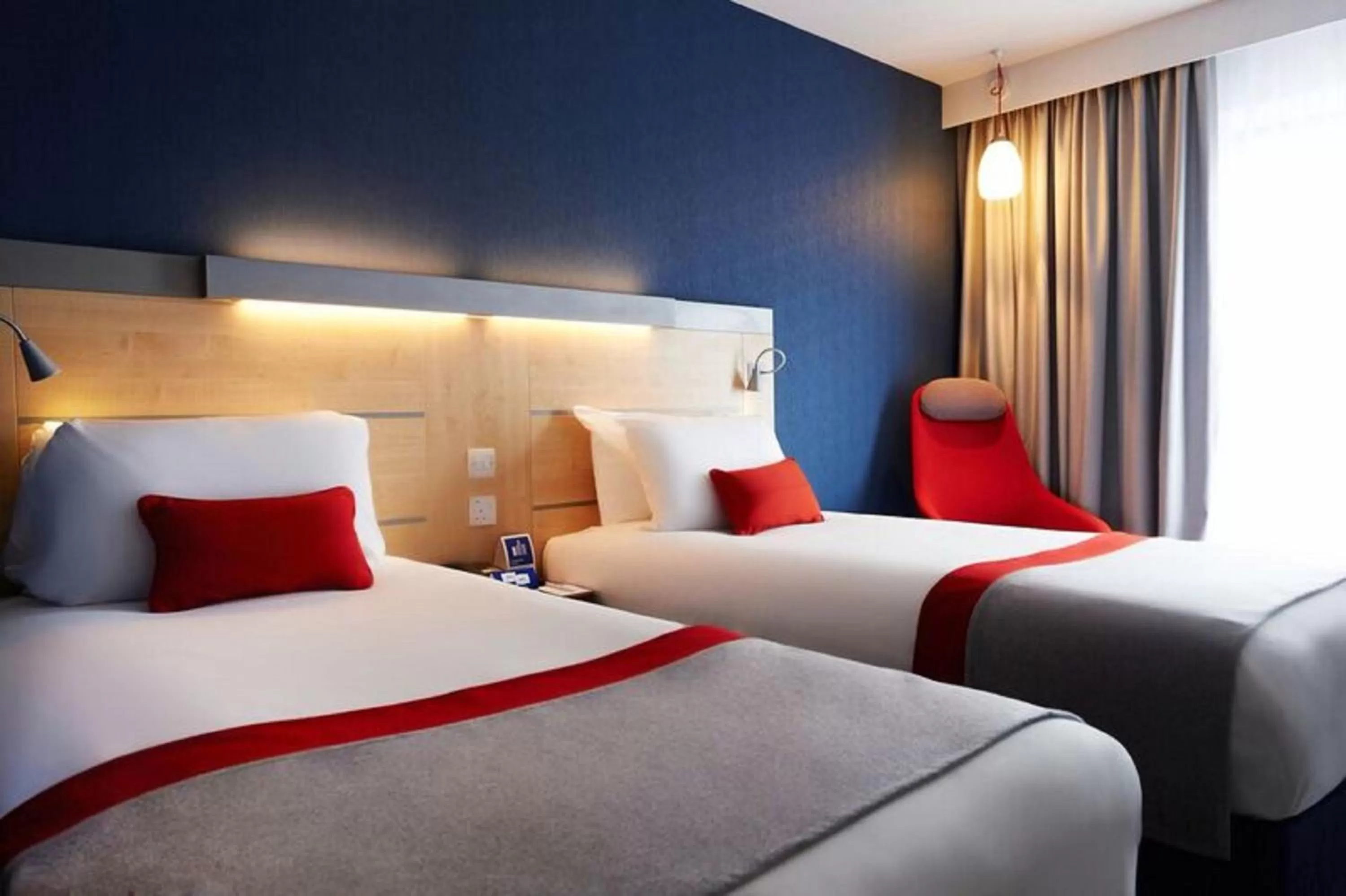 Photo of the whole room, Bed in Holiday Inn Express Cheltenham Town Centre by IHG