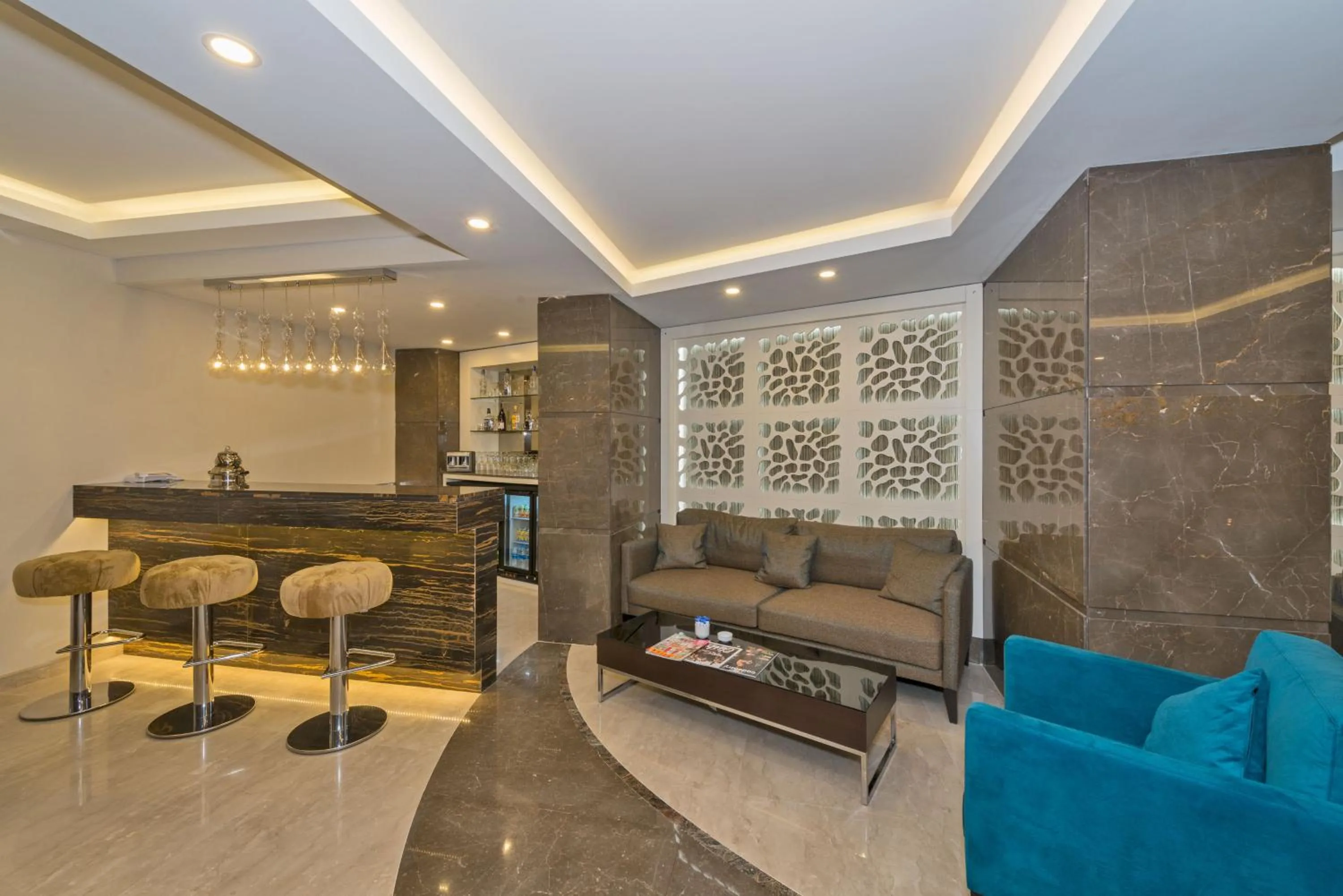 Lobby or reception in Bisetun Hotel