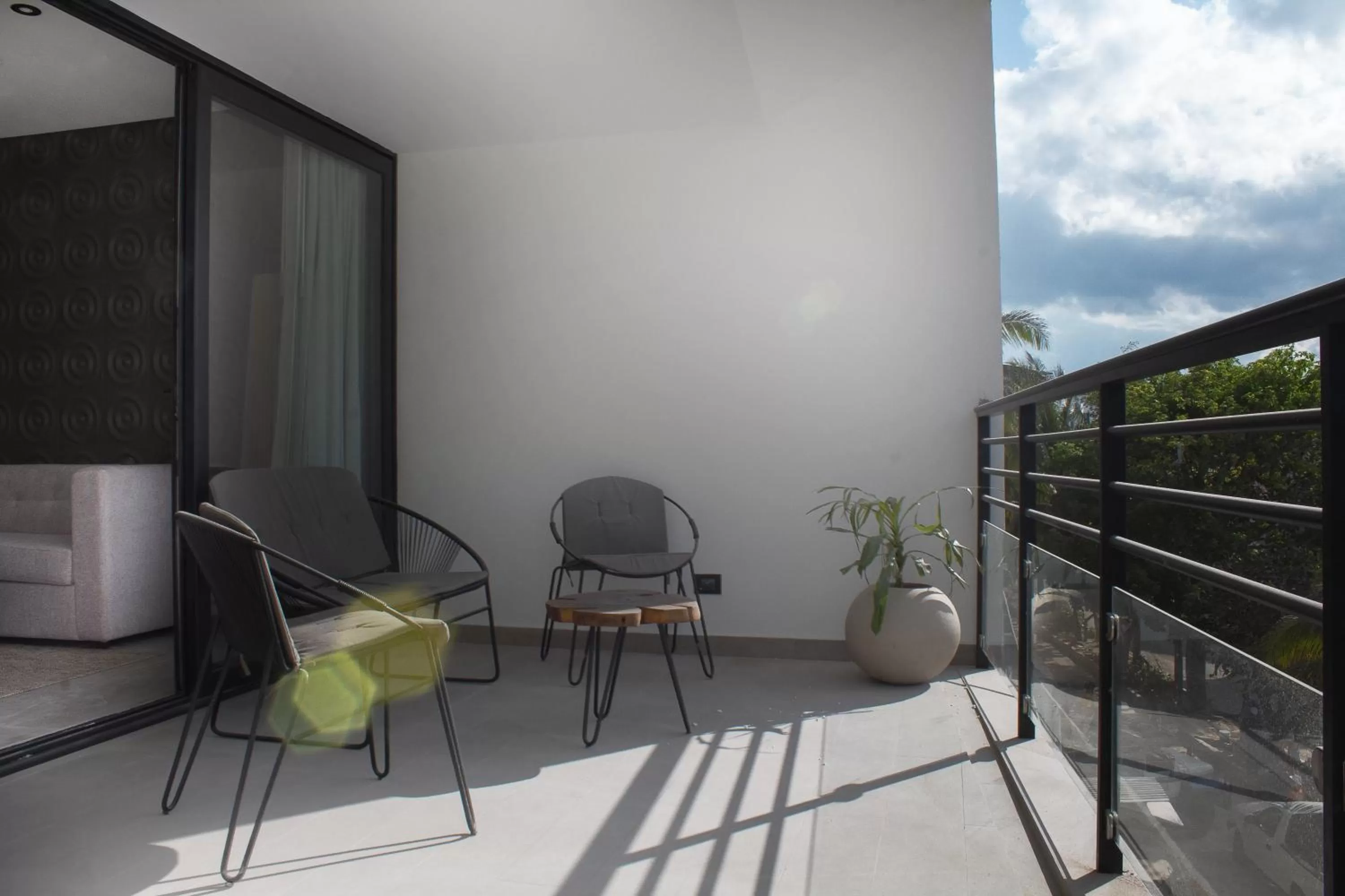 Balcony/Terrace in The Fives Oceanfront