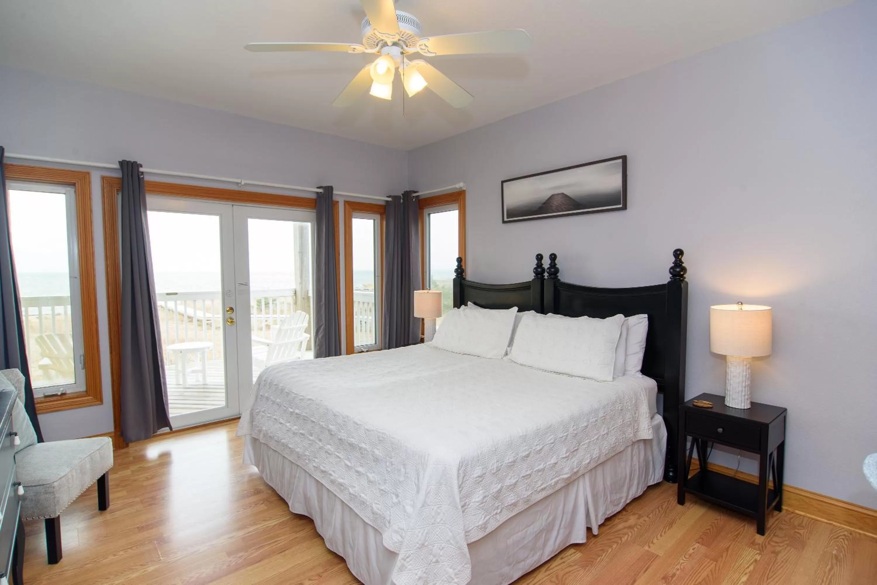 Bed in The Inn on Pamlico Sound