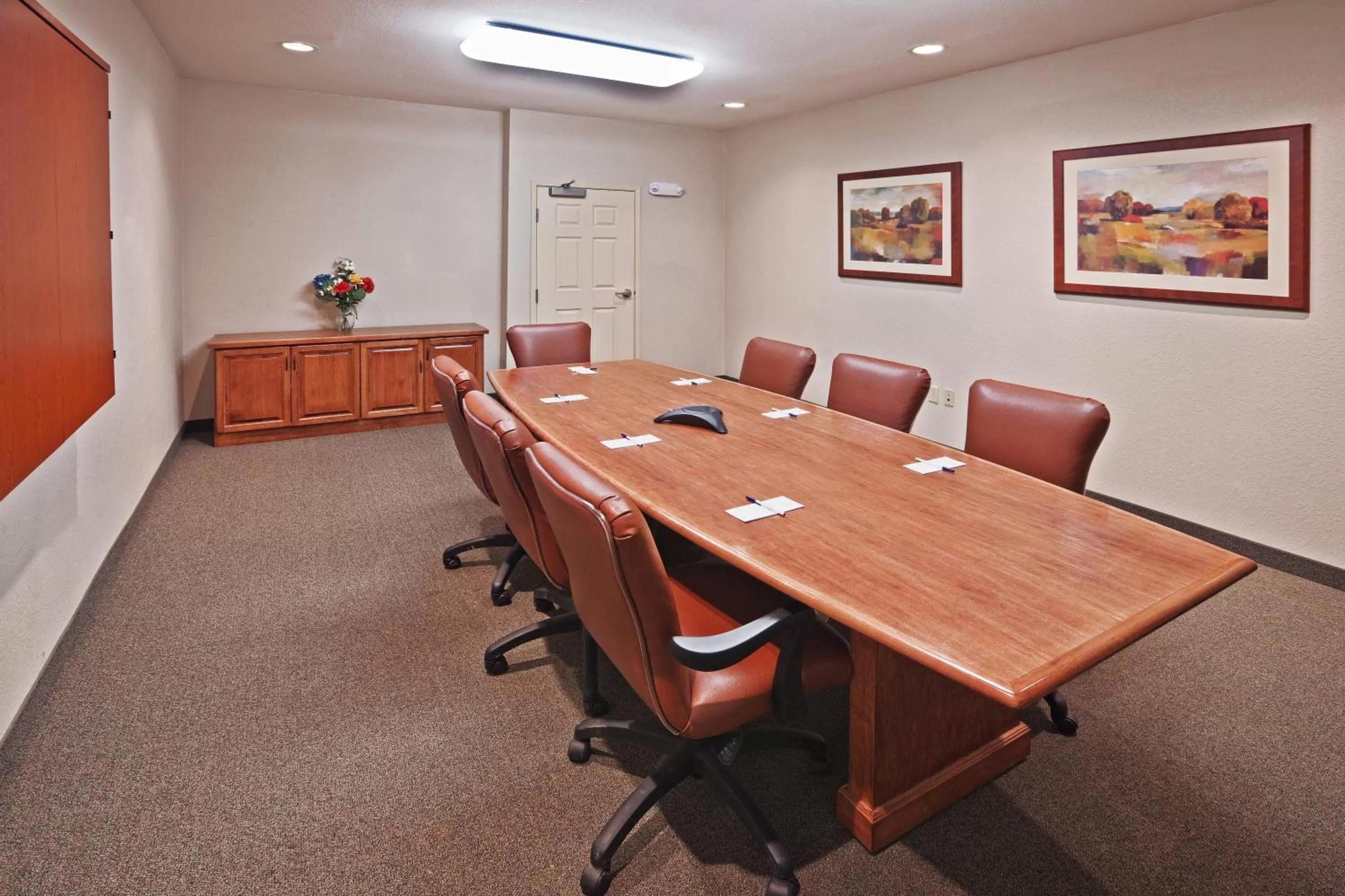 Meeting/conference room in Candlewood Suites Owasso by IHG