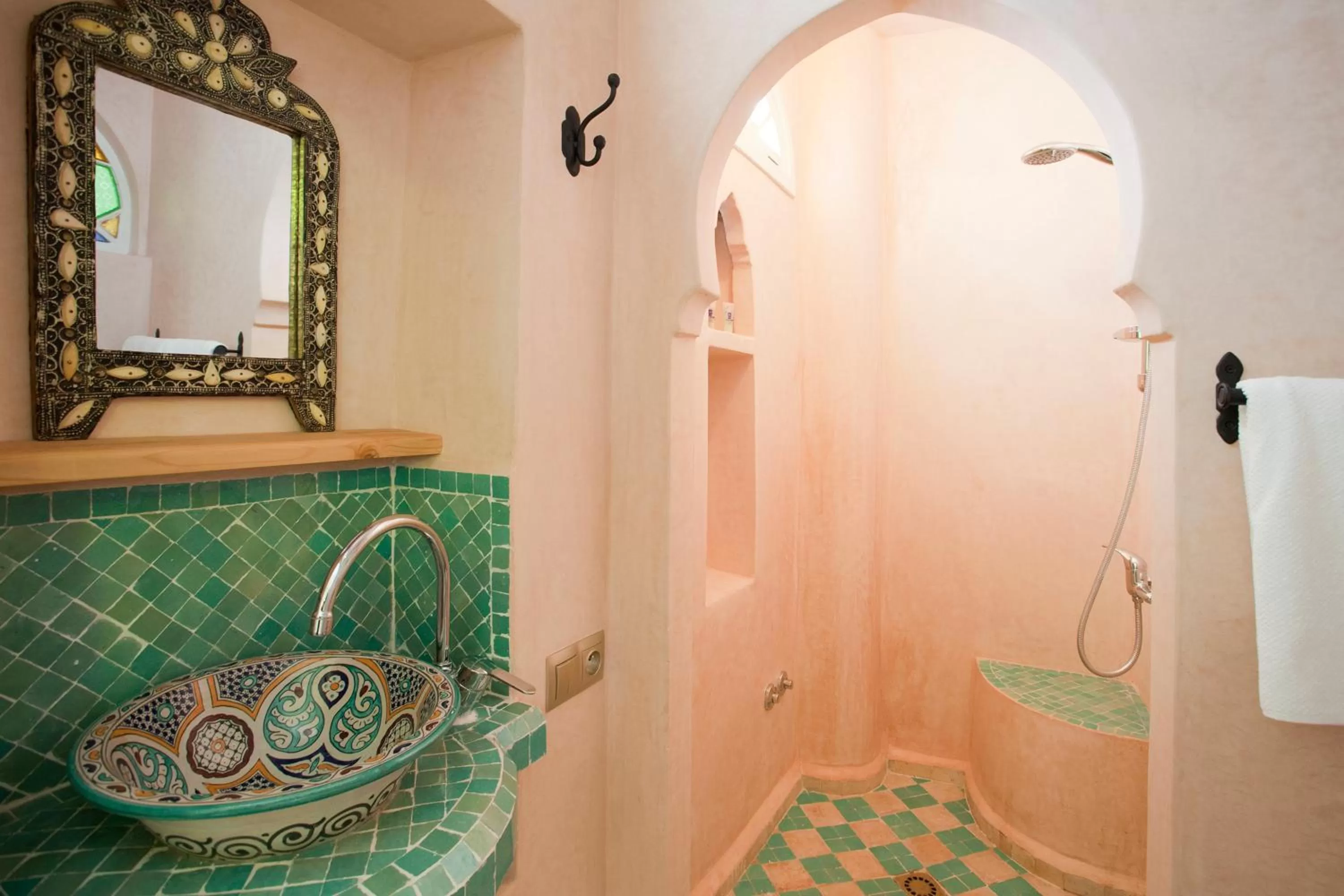 Shower, Bathroom in Kasbah Rose