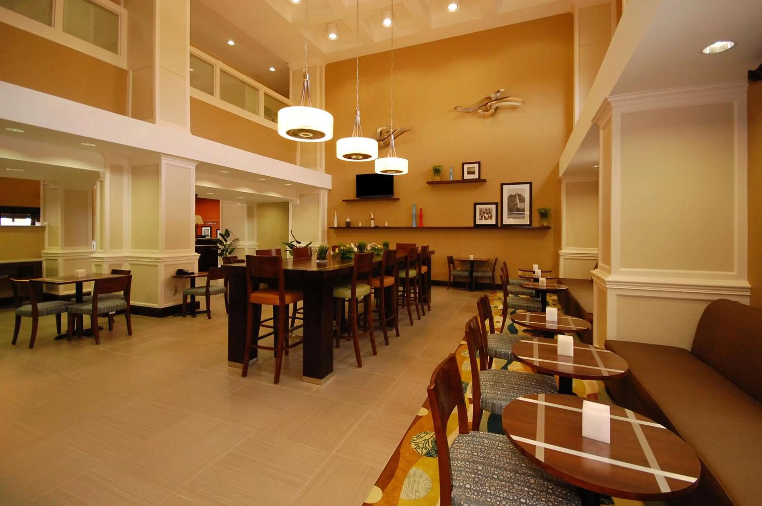 Dining area in Hampton Inn Jackson/Flowood - Airport Area MS