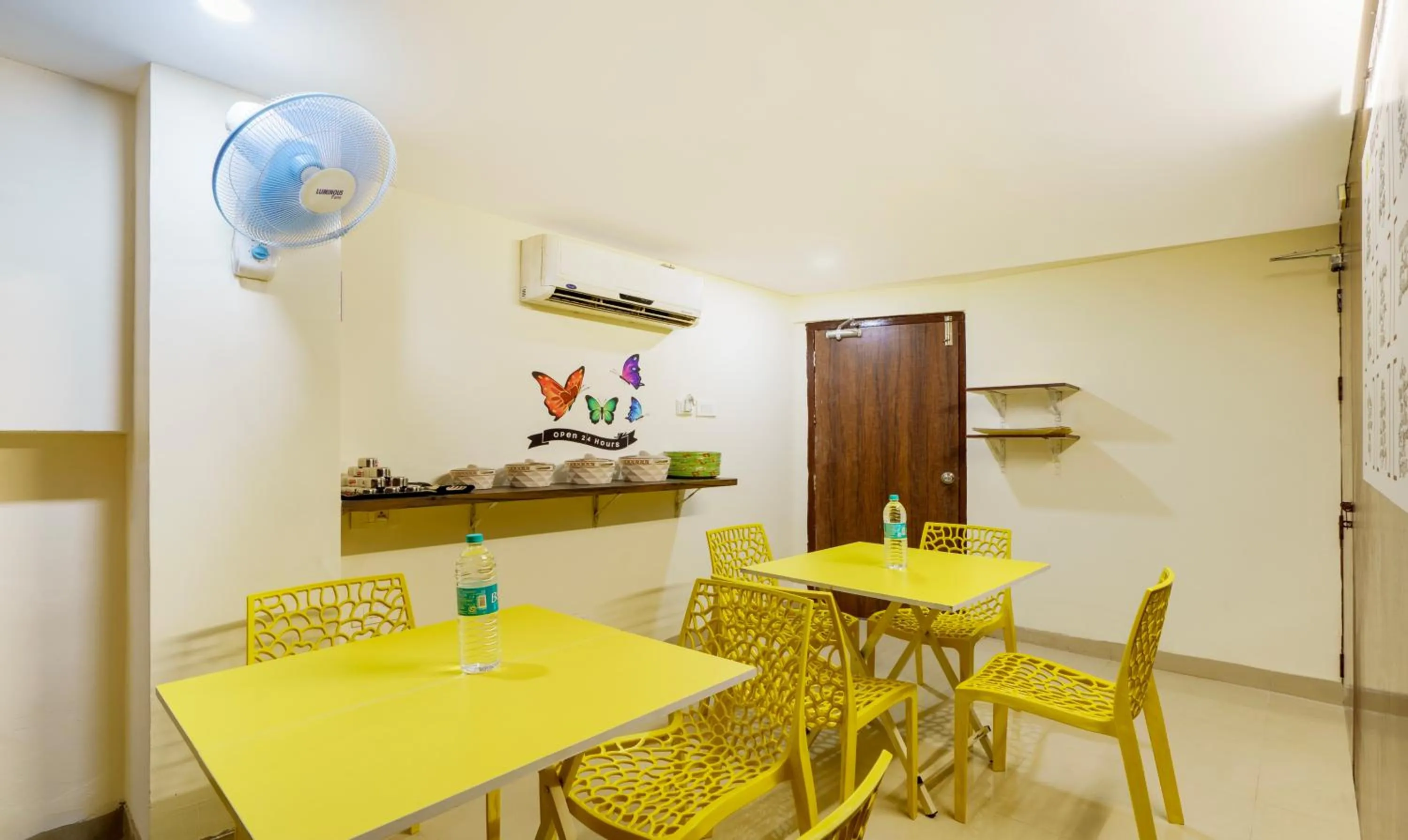 Restaurant/places to eat in Treebo Trend D Grand