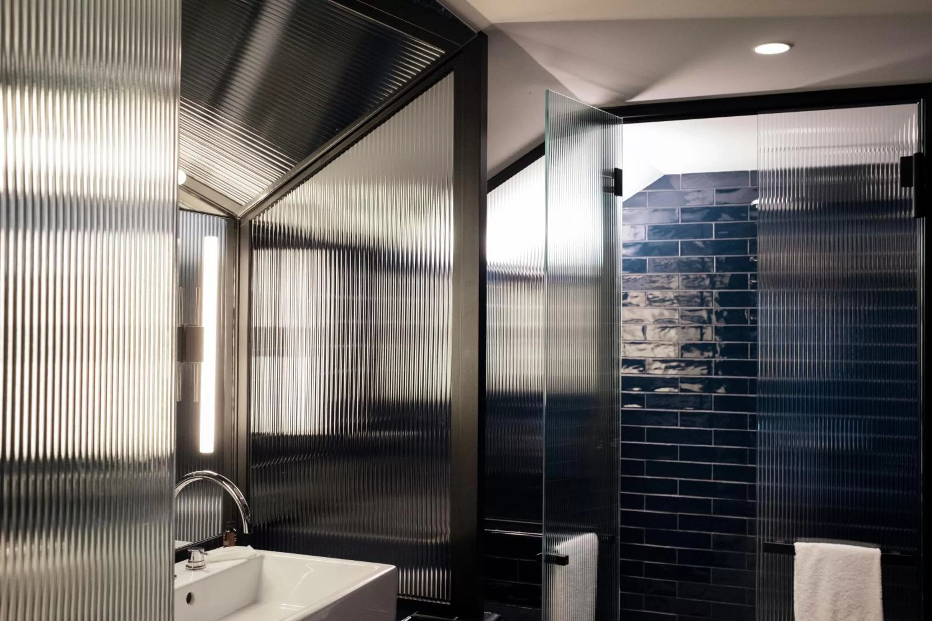 Bathroom in chic&basic Gravity