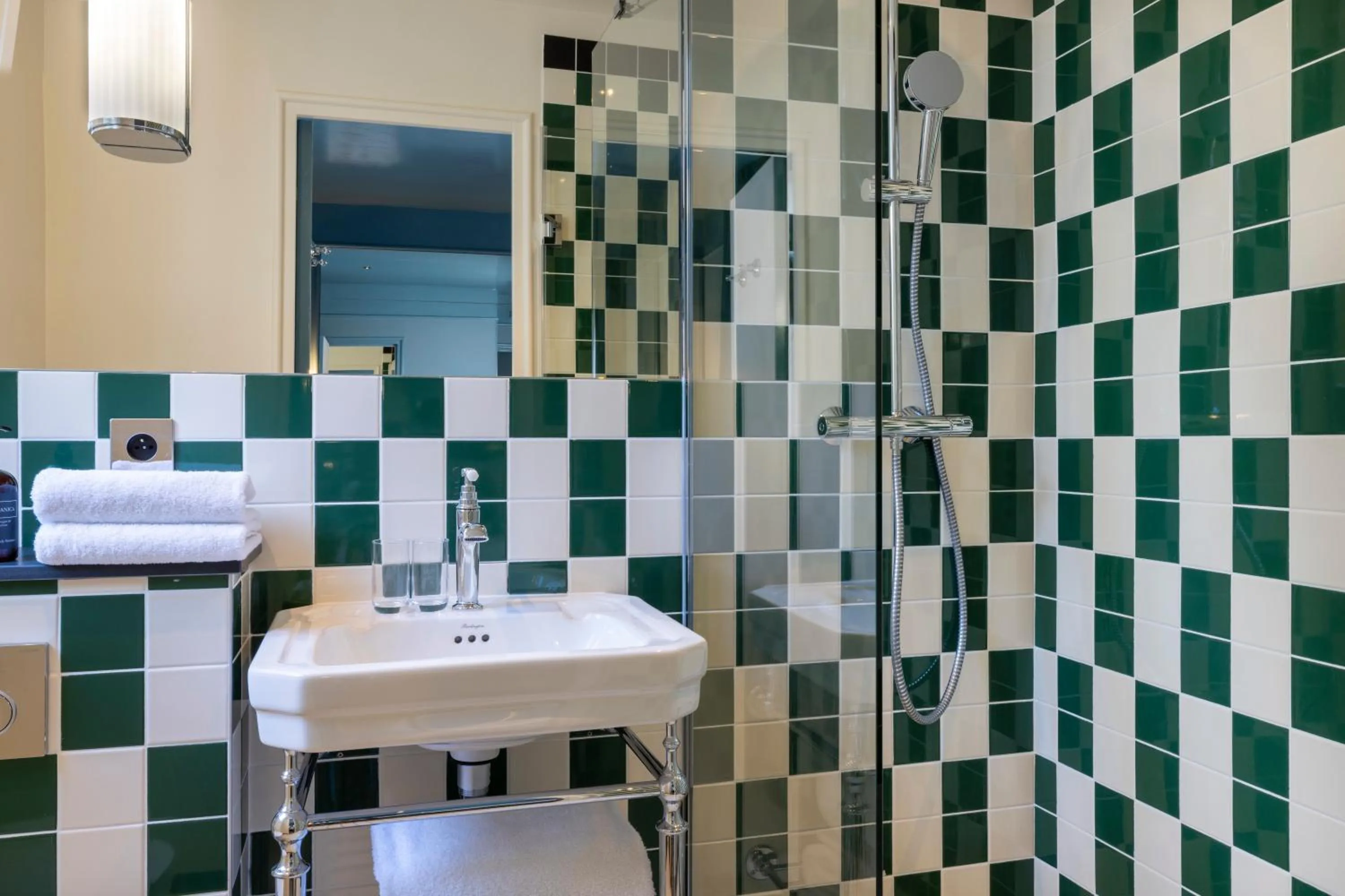 Bathroom in Hôtel du Home Moderne