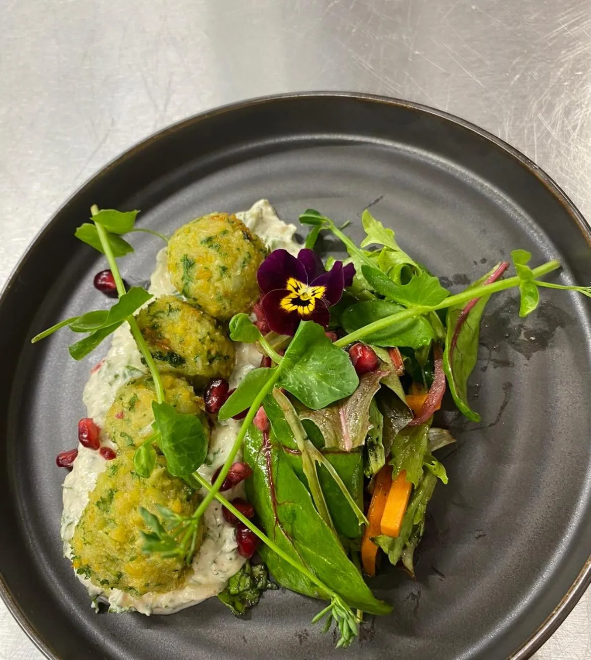 Restaurant/places to eat in Hôtel Le Dormeur du Val