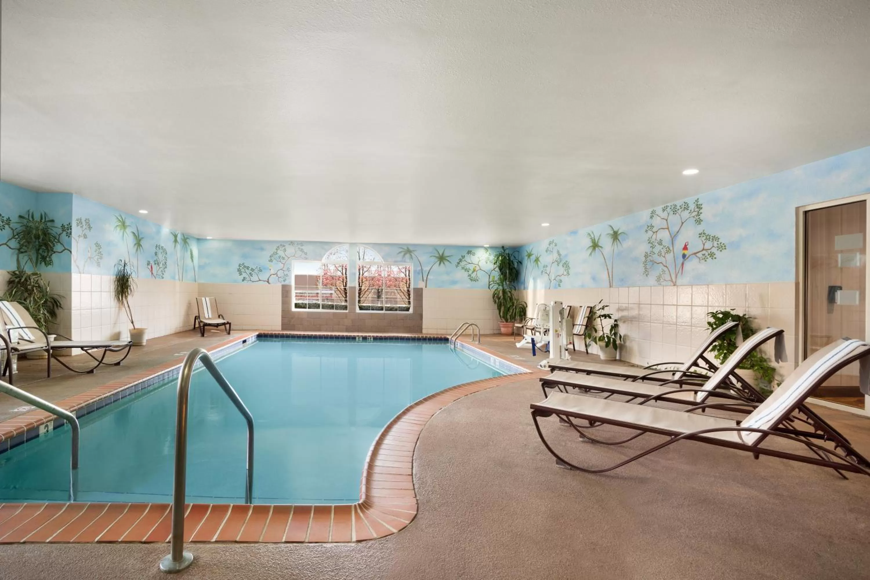 Swimming pool in Country Inn & Suites by Radisson, Lexington, KY