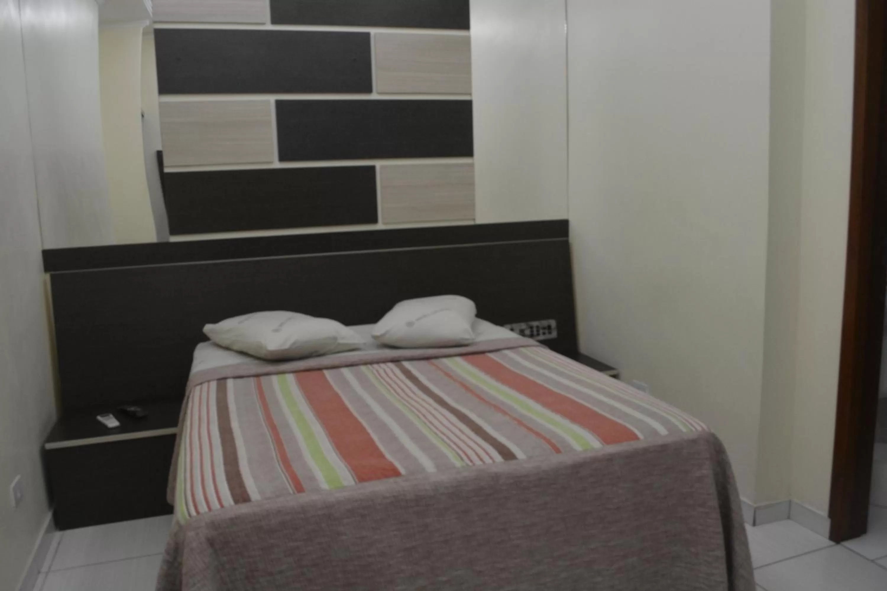 Bed in Hotel Calstar