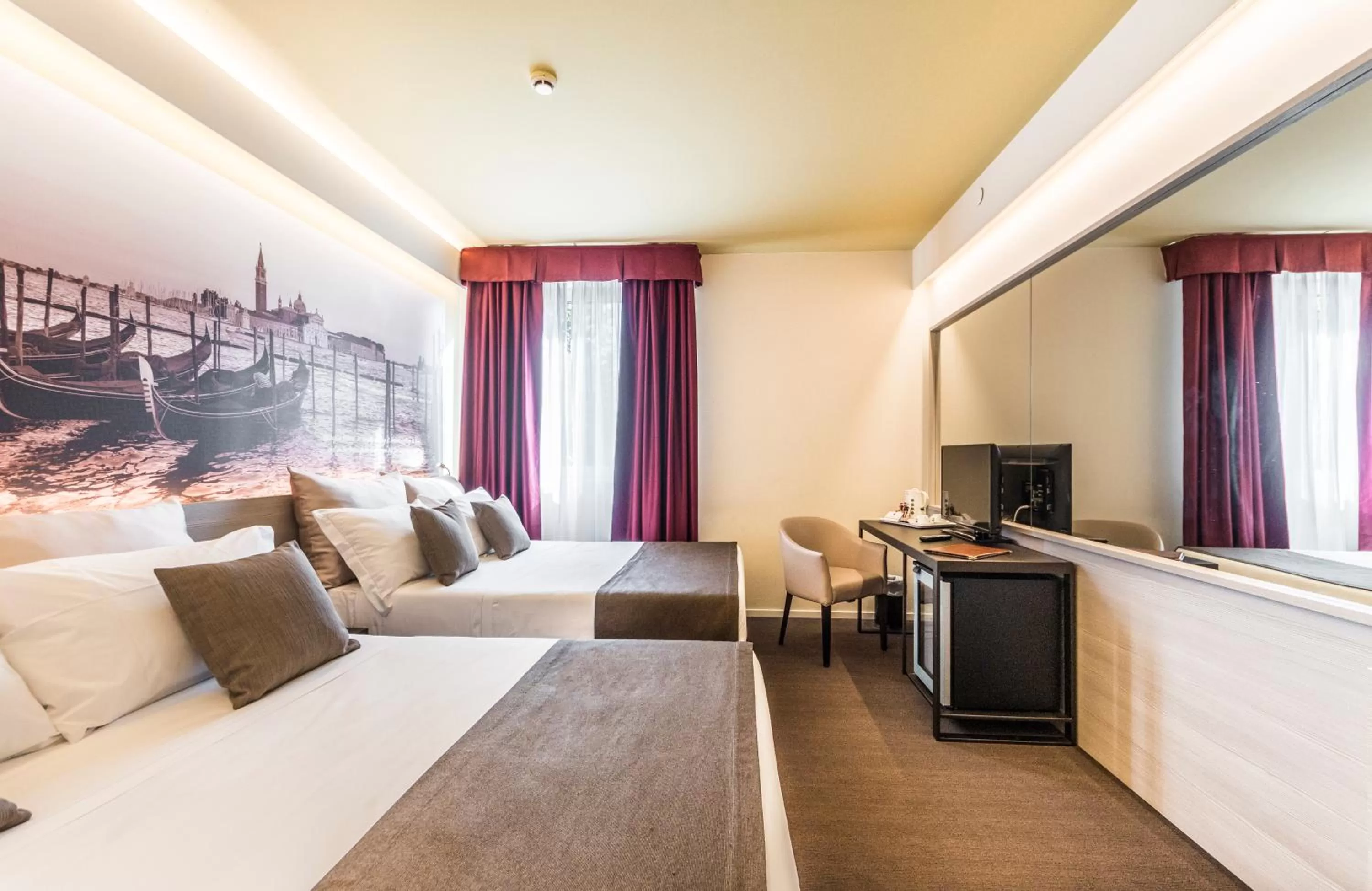 Bed in Antony Hotel - Venice Airport