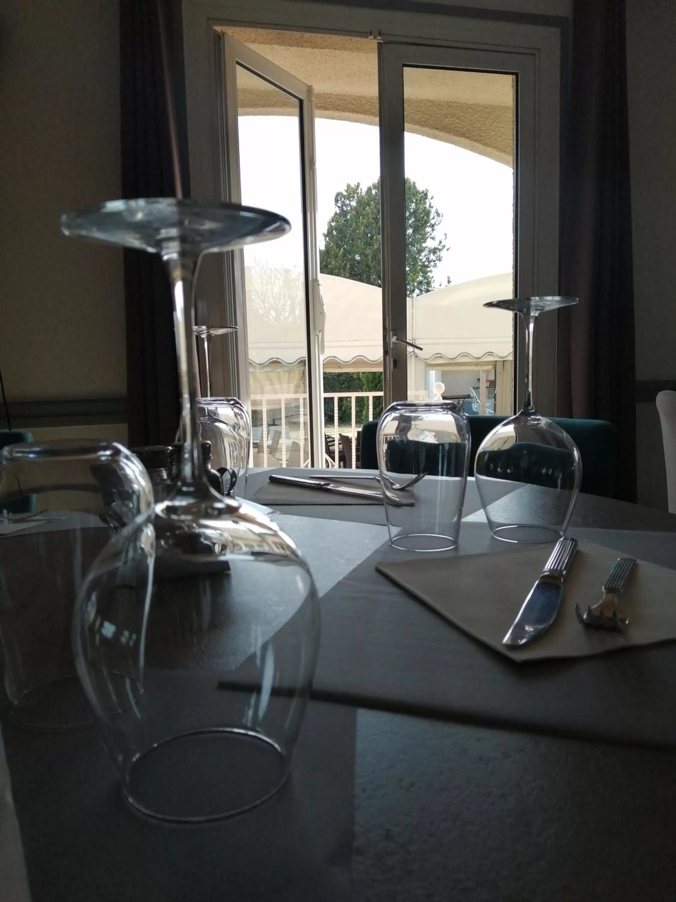 Restaurant/places to eat in Le Neoulous