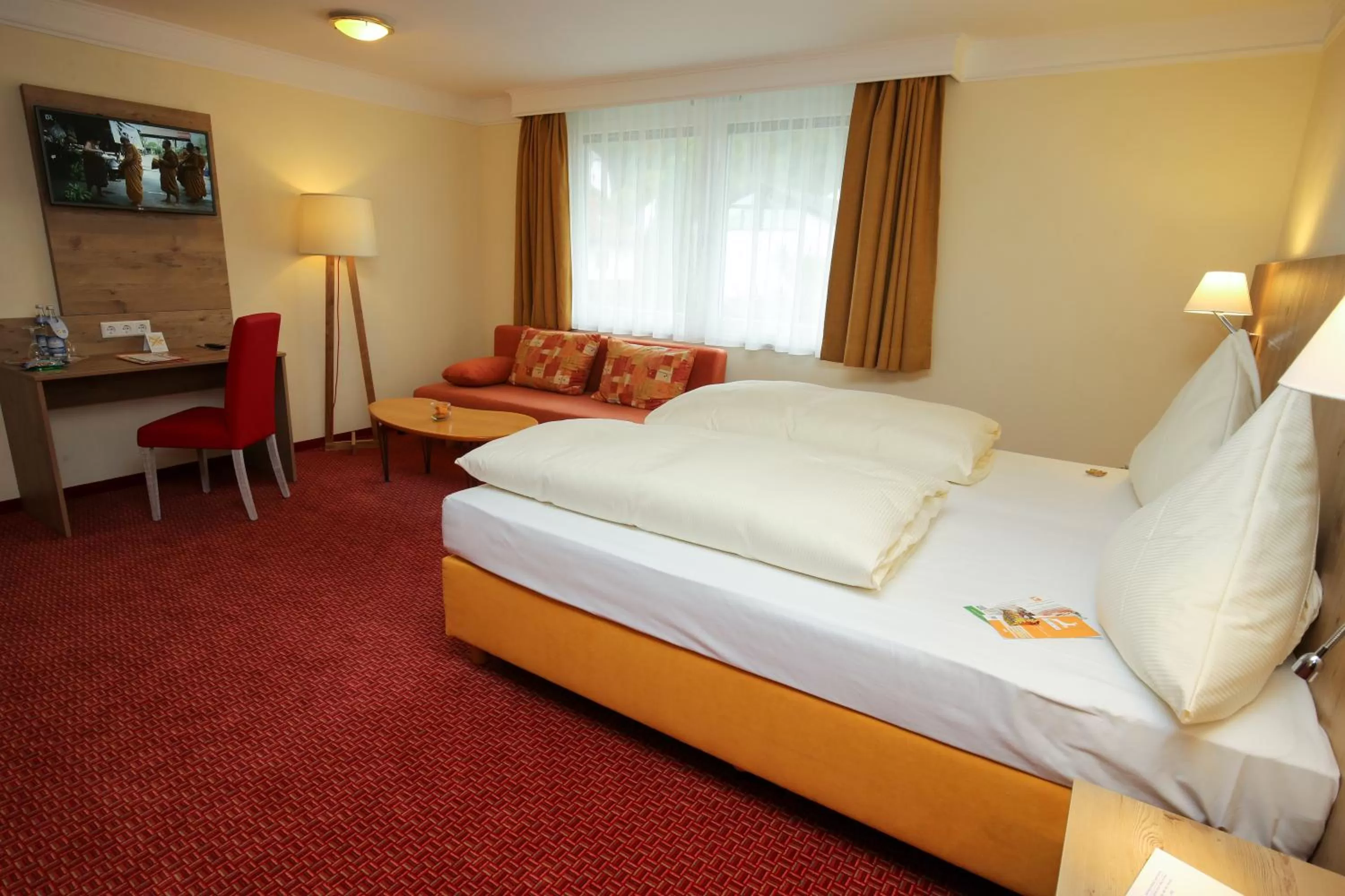 Photo of the whole room, Bed in Akzent Hotel Restaurant Hirsch