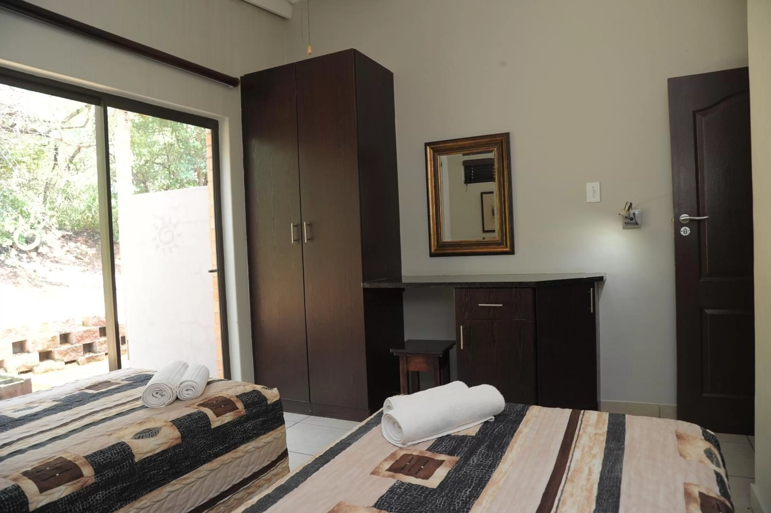 Bathroom, Bed in ATKV Buffelspoort