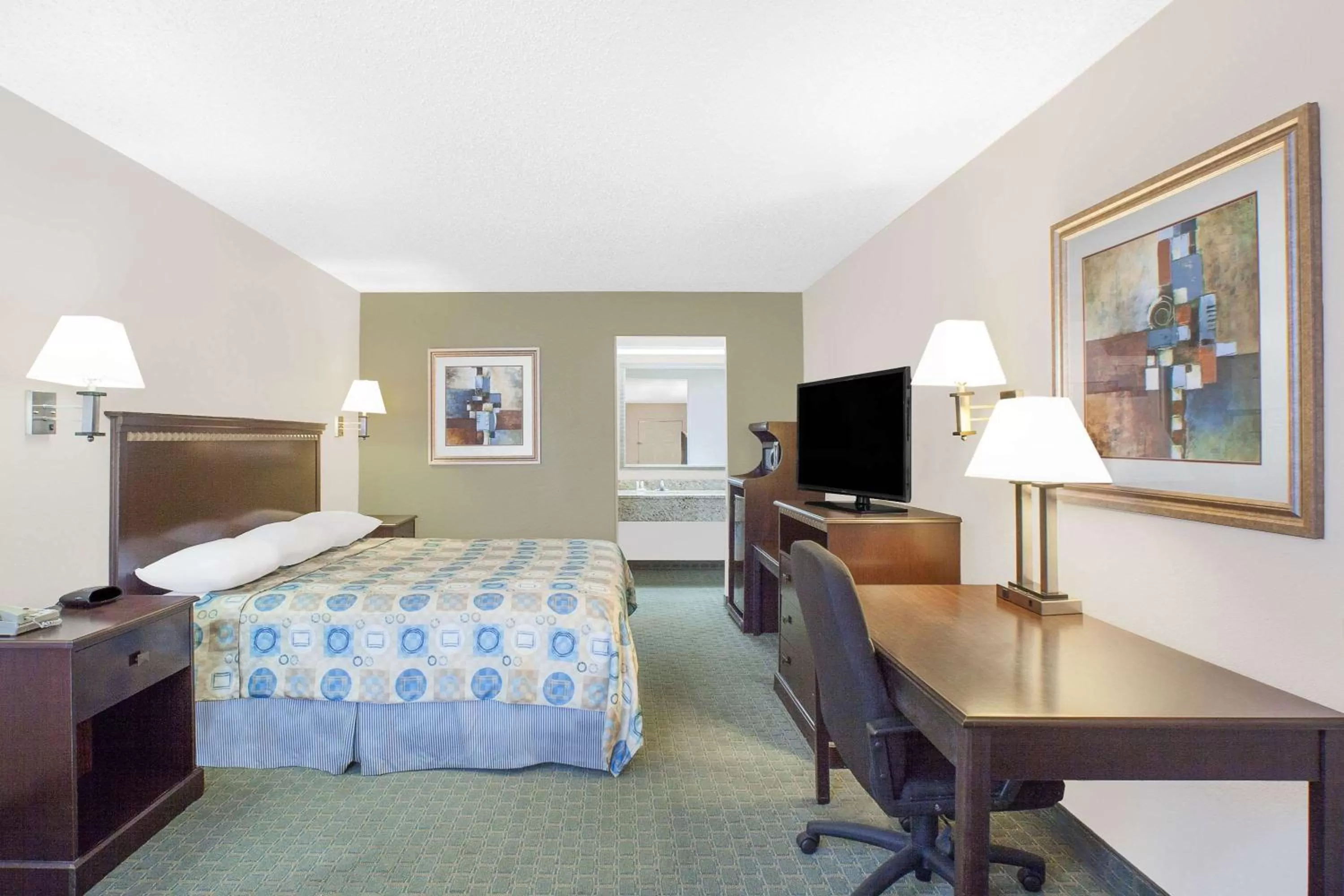 Photo of the whole room, Bed in Super 8 by Wyndham Corpus Christi