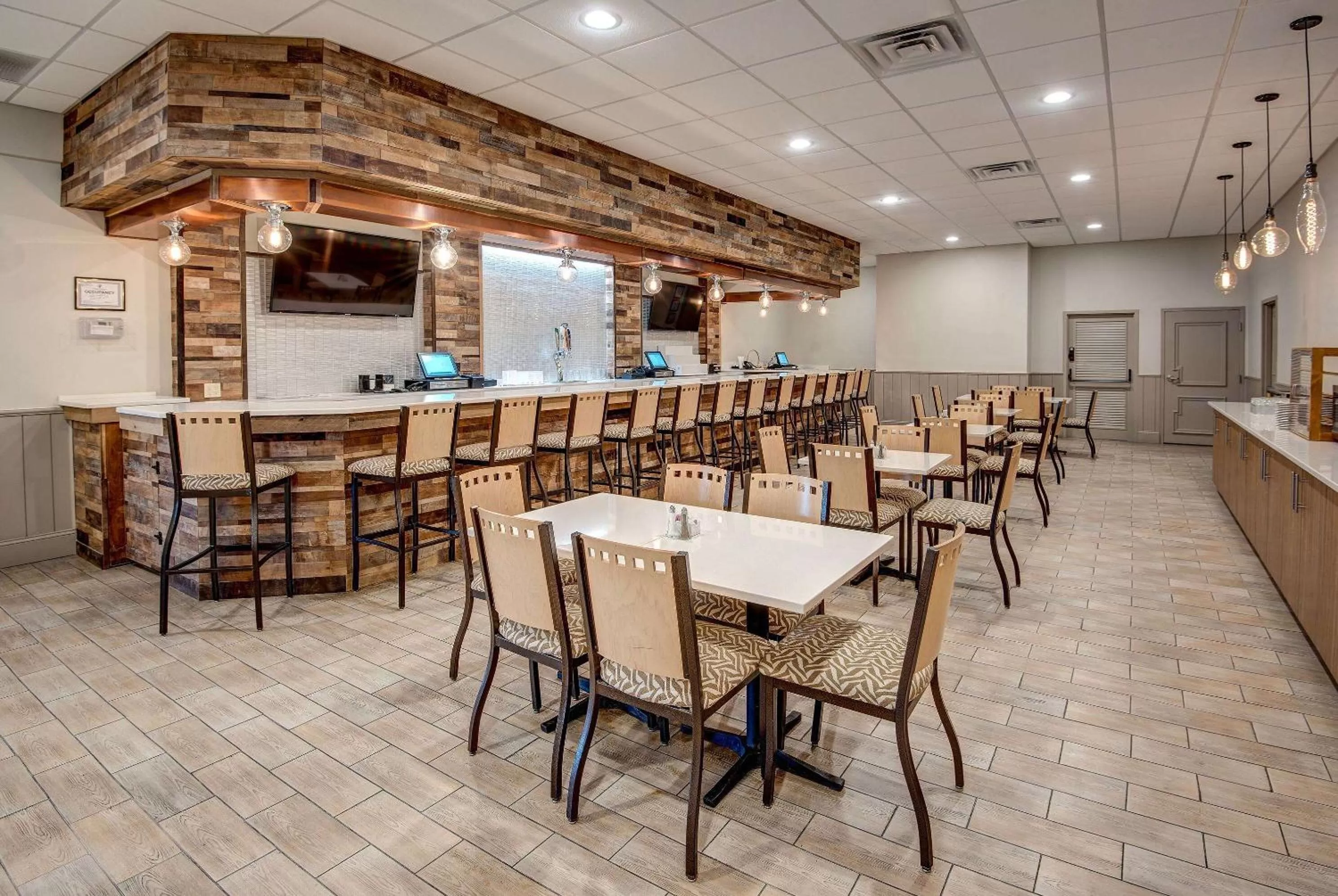 Restaurant/places to eat in Days Hotel by Wyndham Toms River Jersey Shore