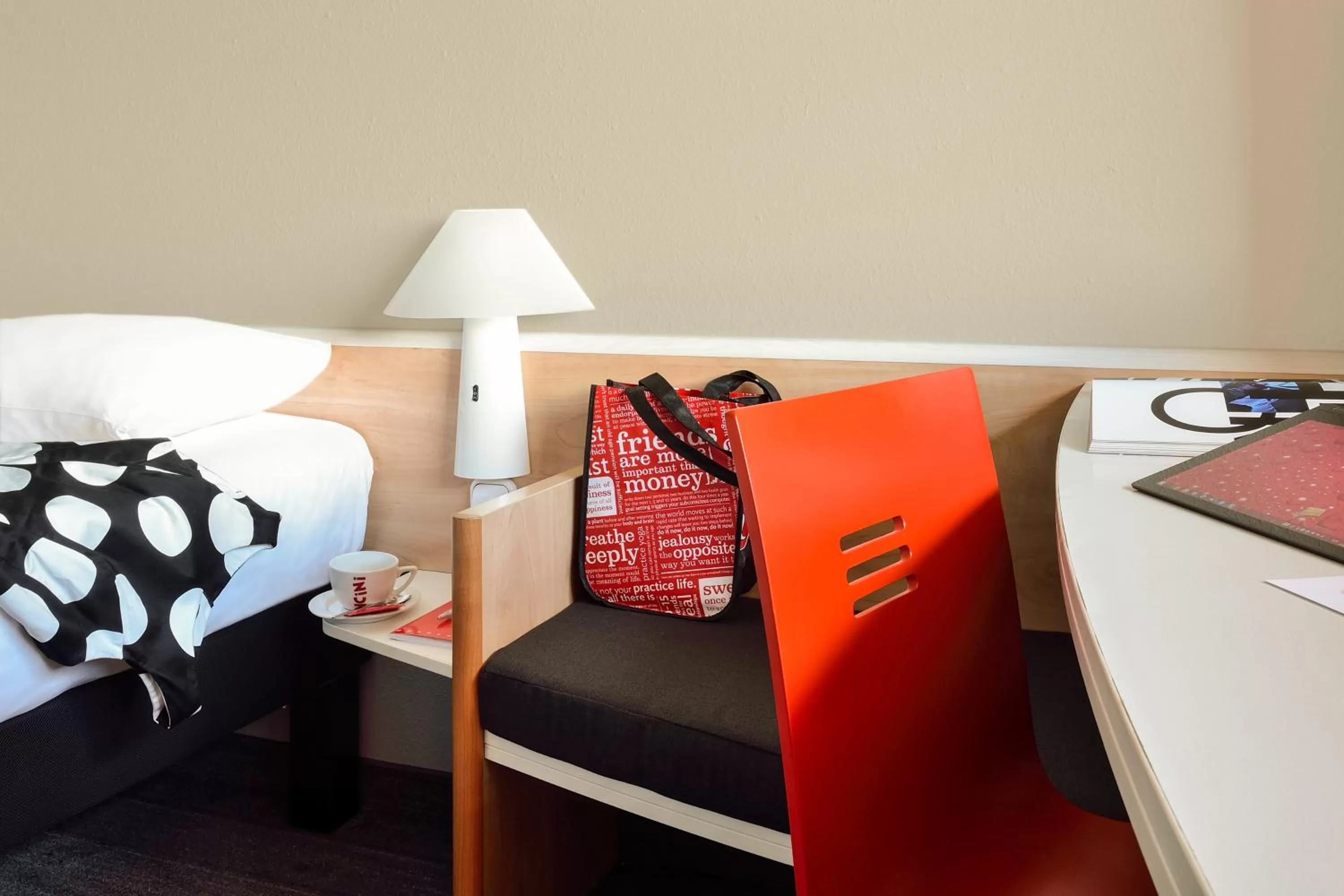 Seating area, Bed in ibis Dieppe Le Val Druel