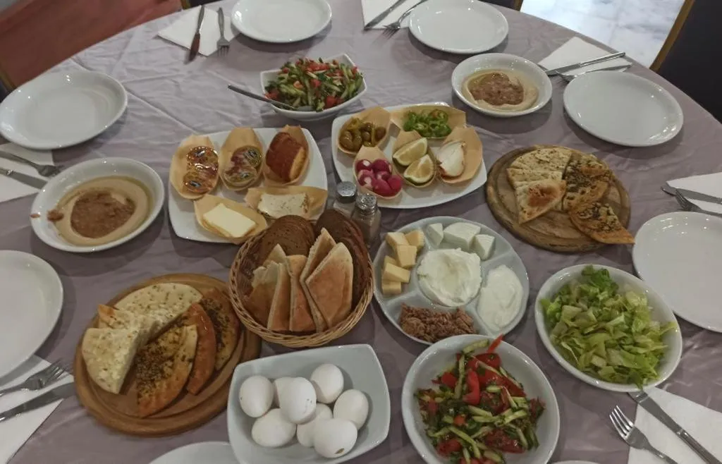 Breakfast in Tabar Hotel