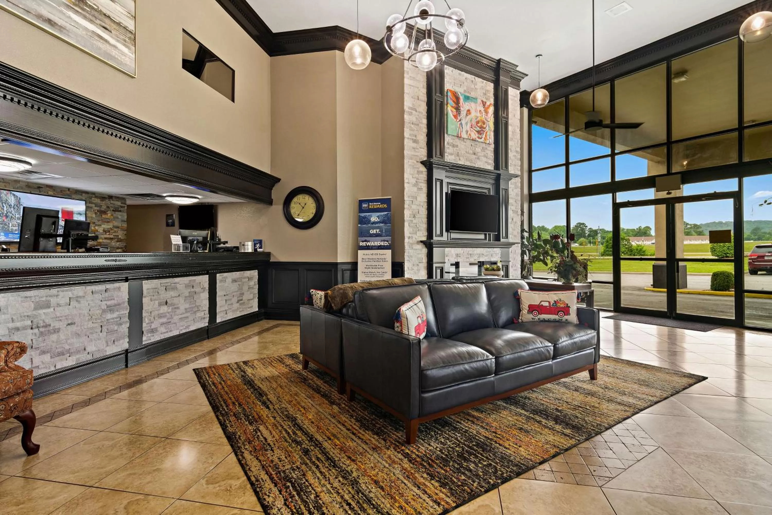 Lobby or reception in Best Western Windsor Suites