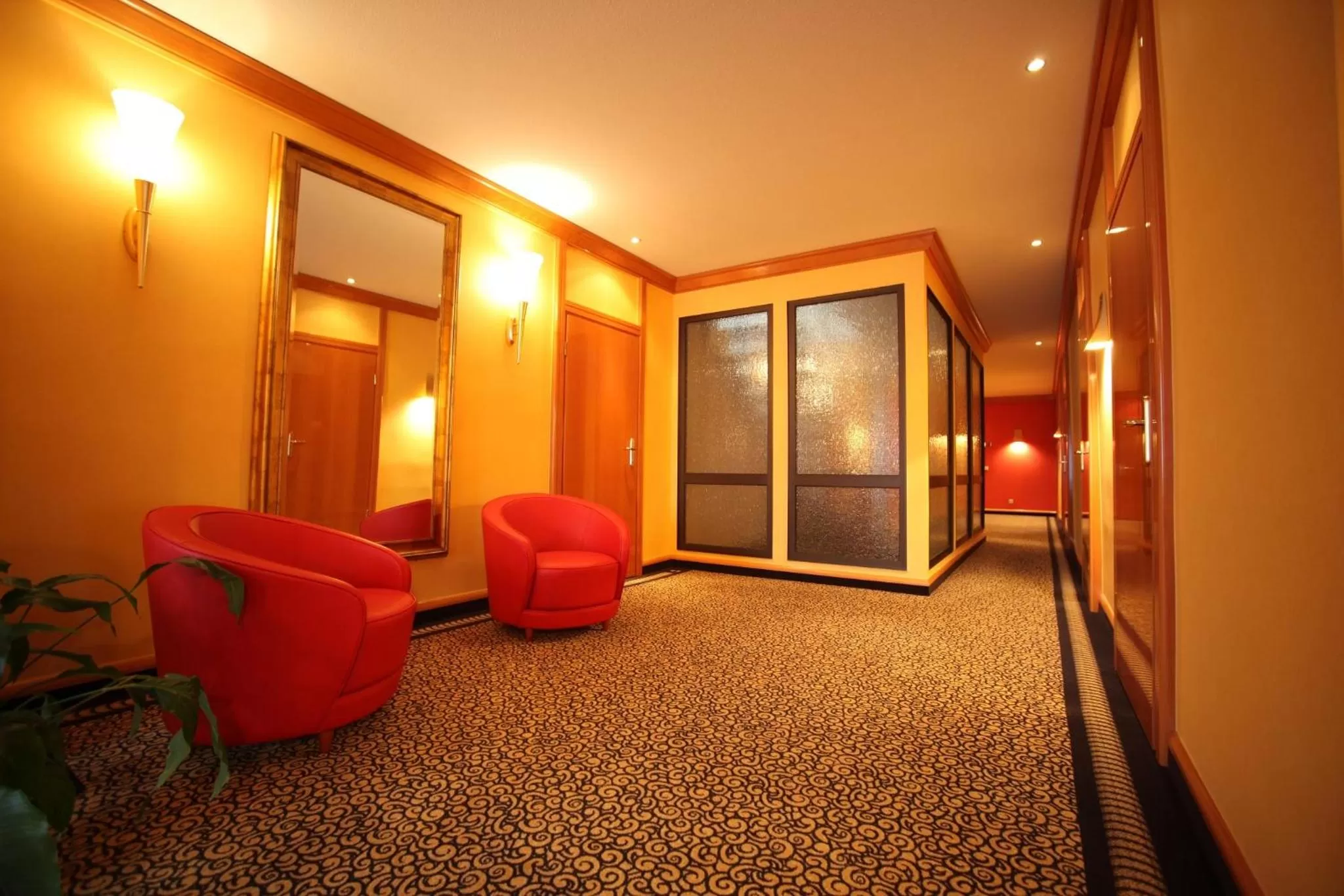 Lobby or reception, Bathroom in Hotel Matthias