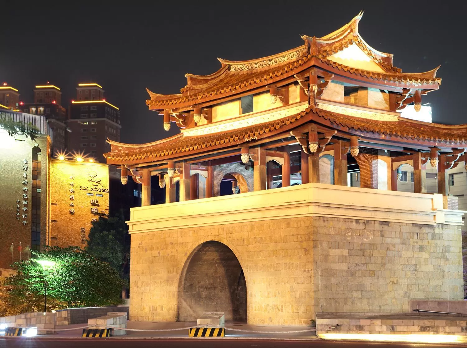 Area and facilities in SOL Hotel