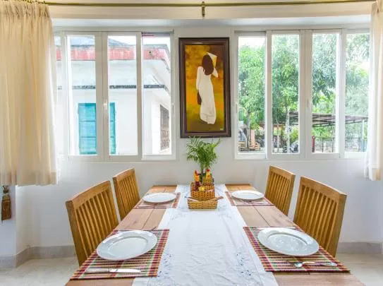 Restaurant/Places to Eat in Peach House