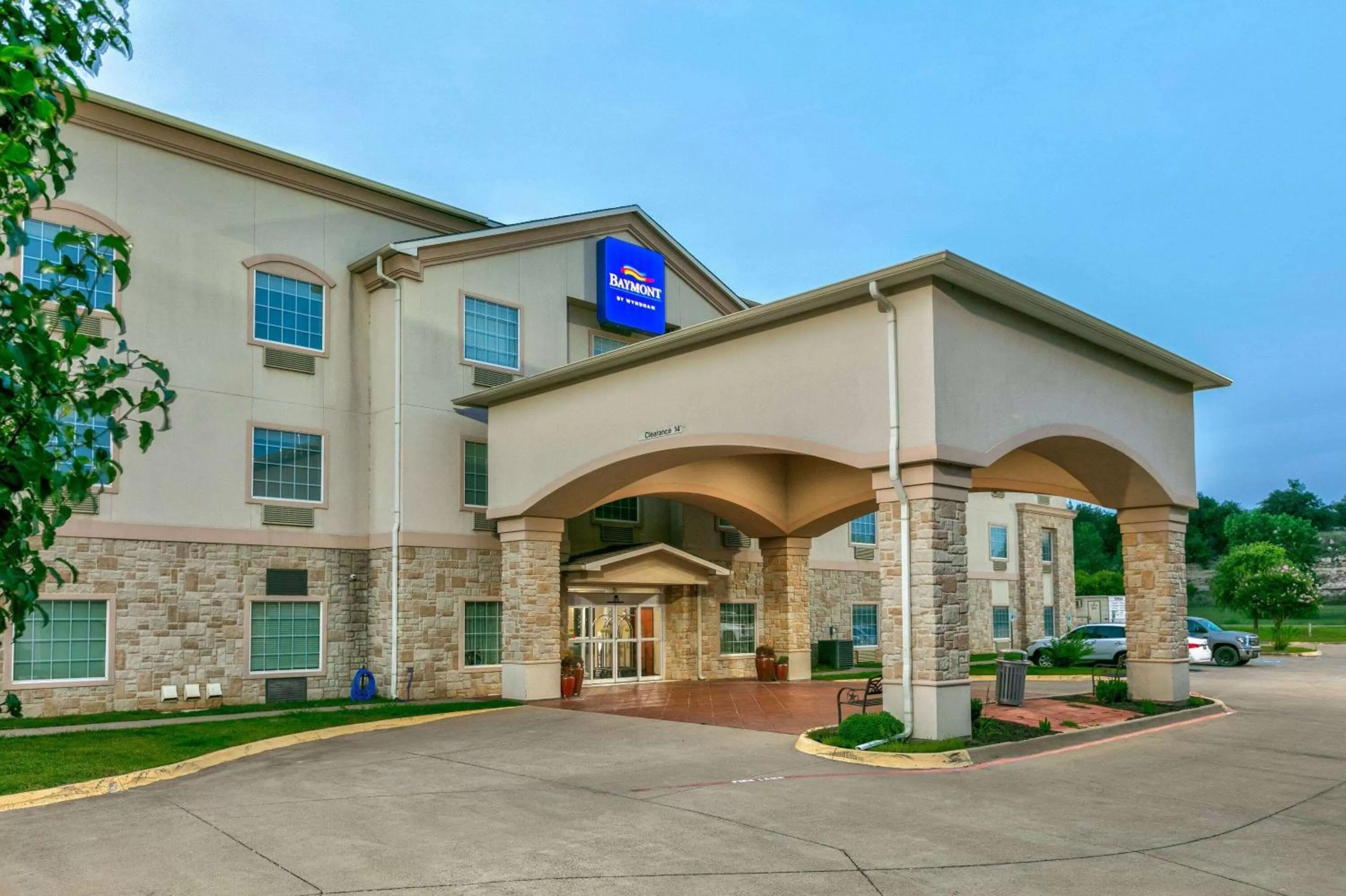 Property building in Baymont Inn & Suites by Wyndham Glen Rose